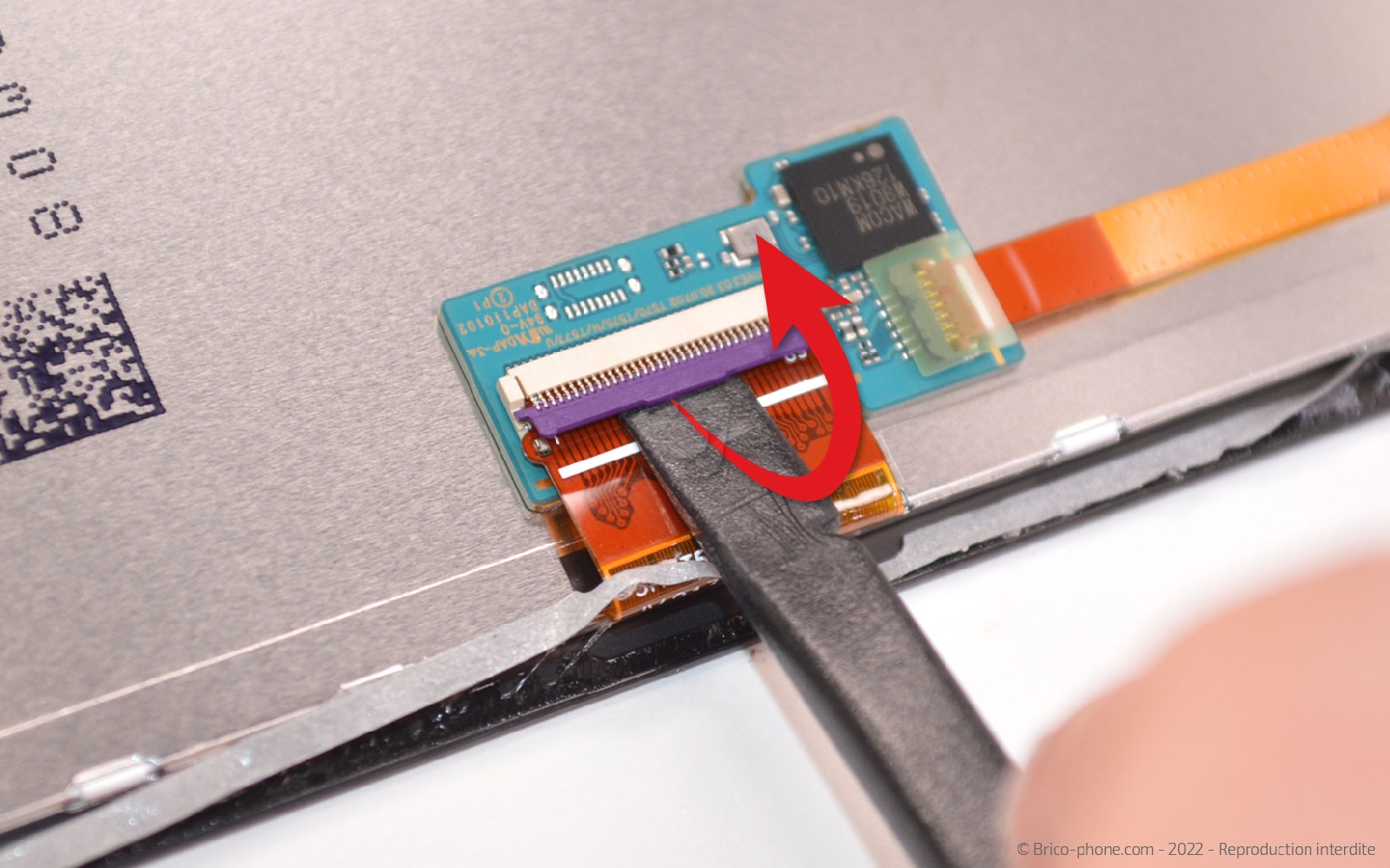 Comment remplacer l'écran sans les boutons sur Galaxy Tab Active 3 (SM-T575) photo 3