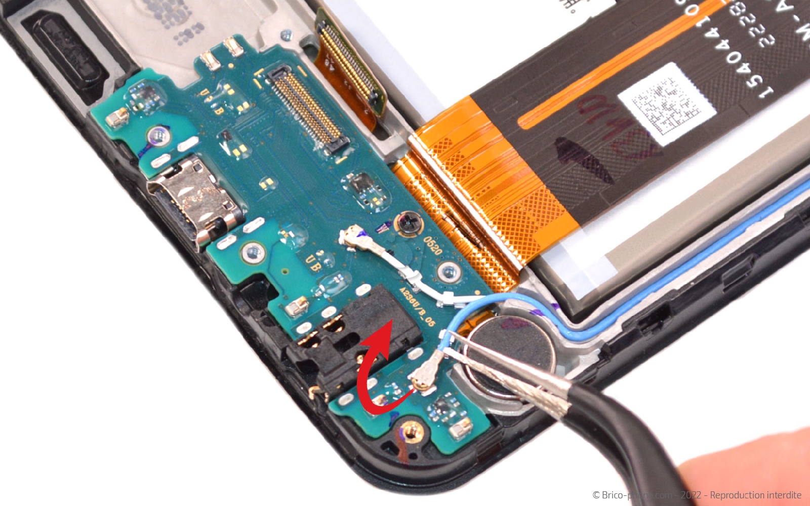 Comment changer le connecteur de charge sur Galaxy A23 (5G) photo 2