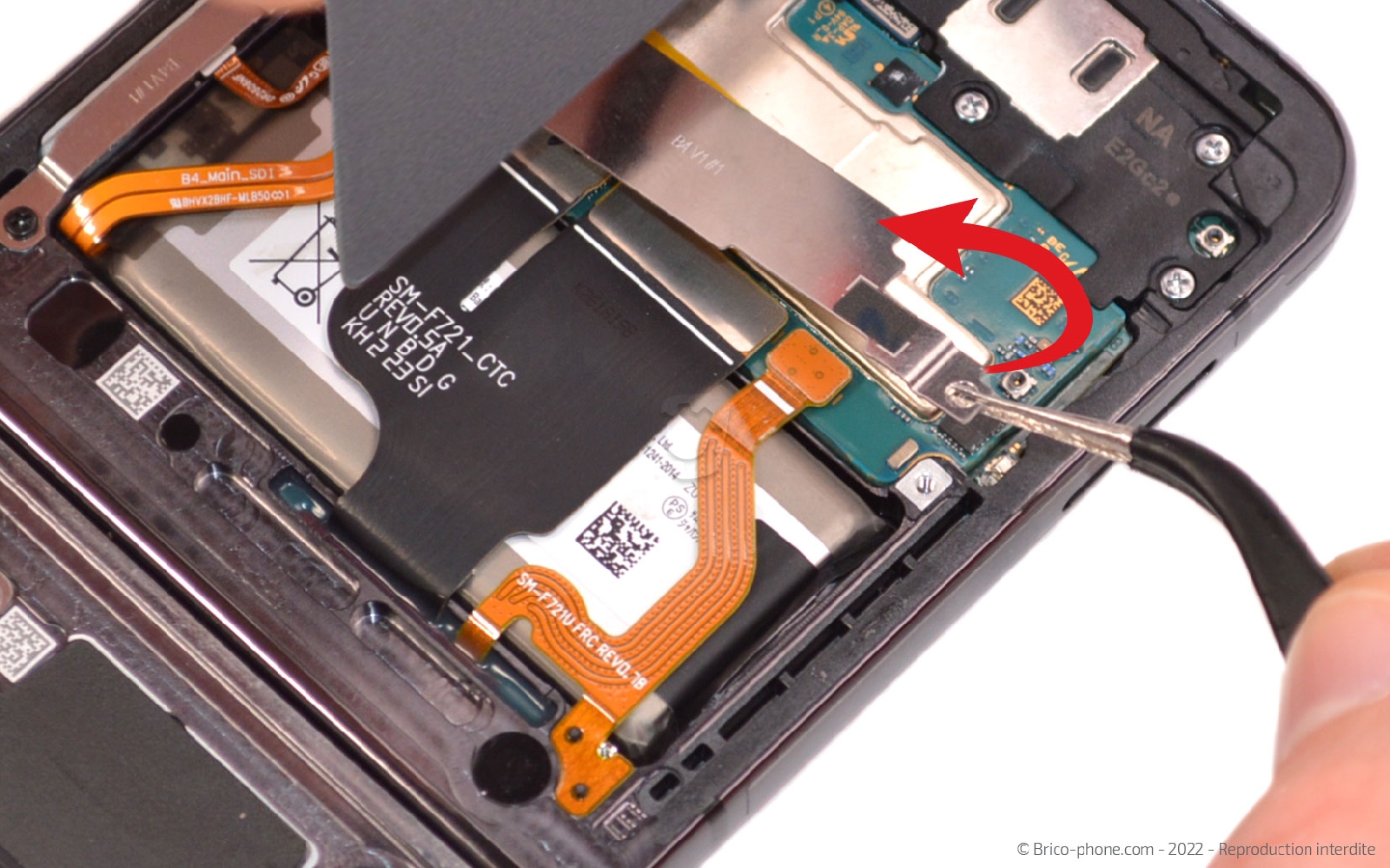 Comment changer les batteries sur Galaxy Z Flip4 photo 3