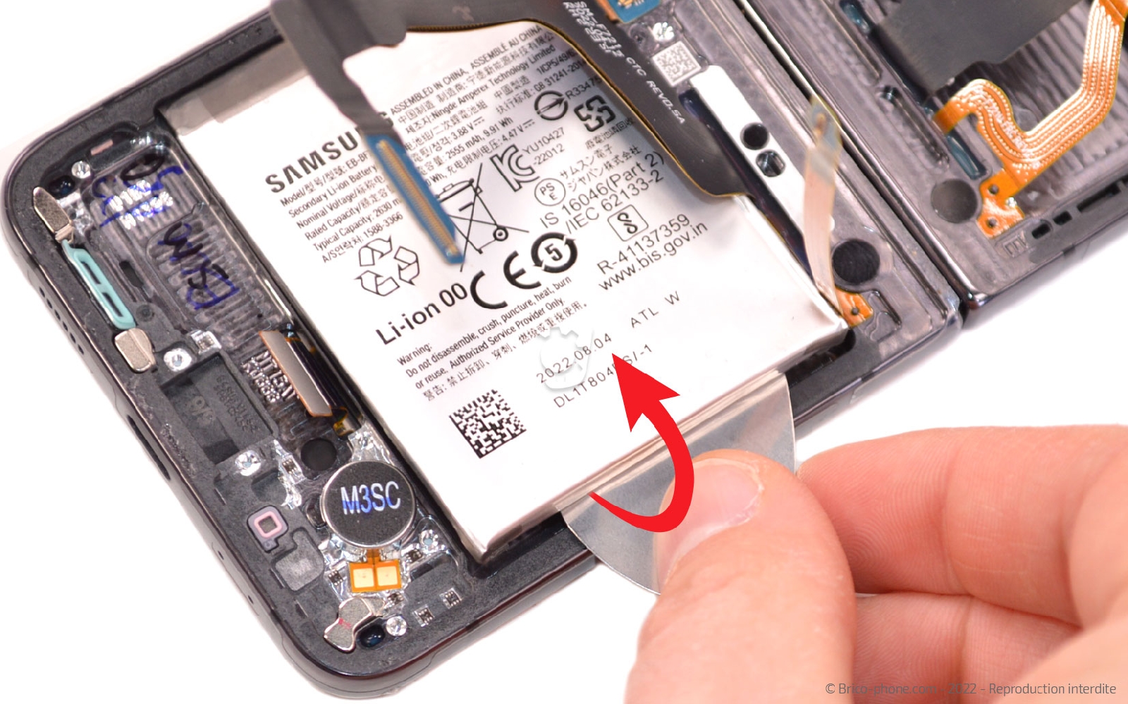 Comment changer les batteries sur Galaxy Z Flip4 photo 2
