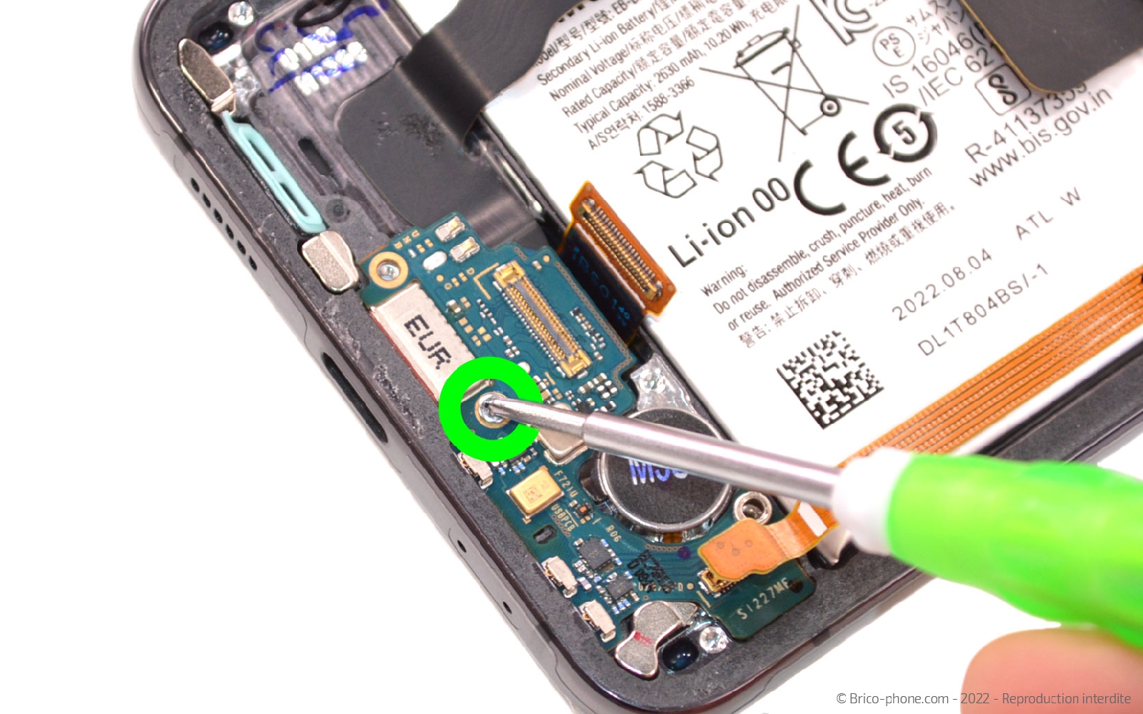 Comment changer les batteries sur Galaxy Z Flip4 photo 3