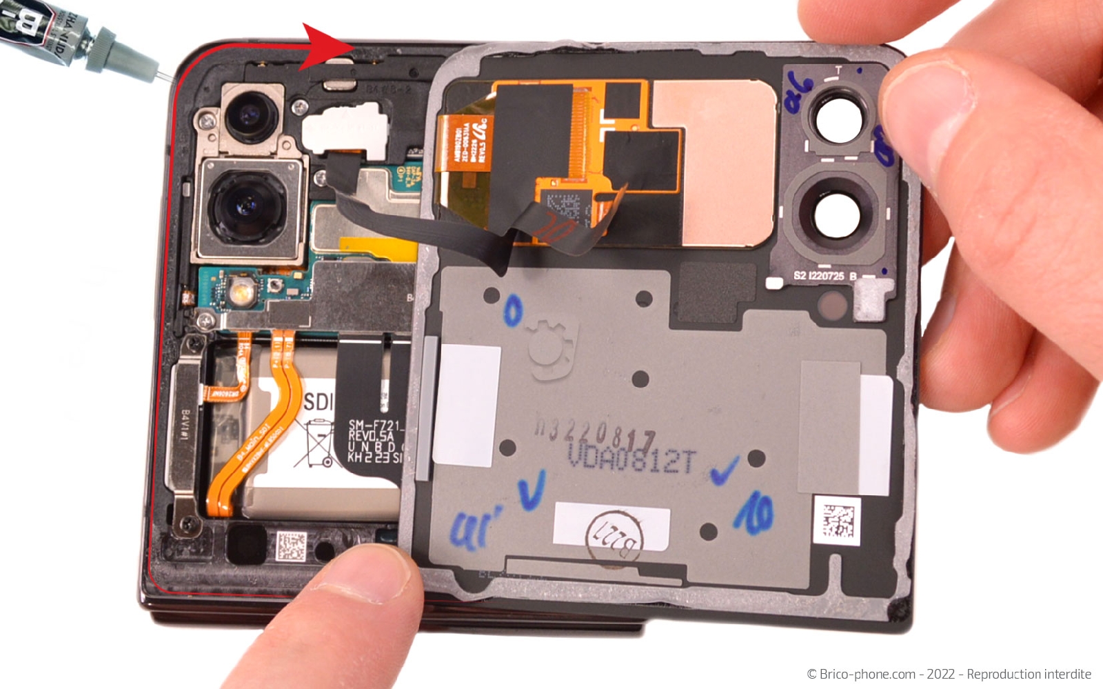 Comment changer le connecteur de charge sur Galaxy Z Flip4 photo 2