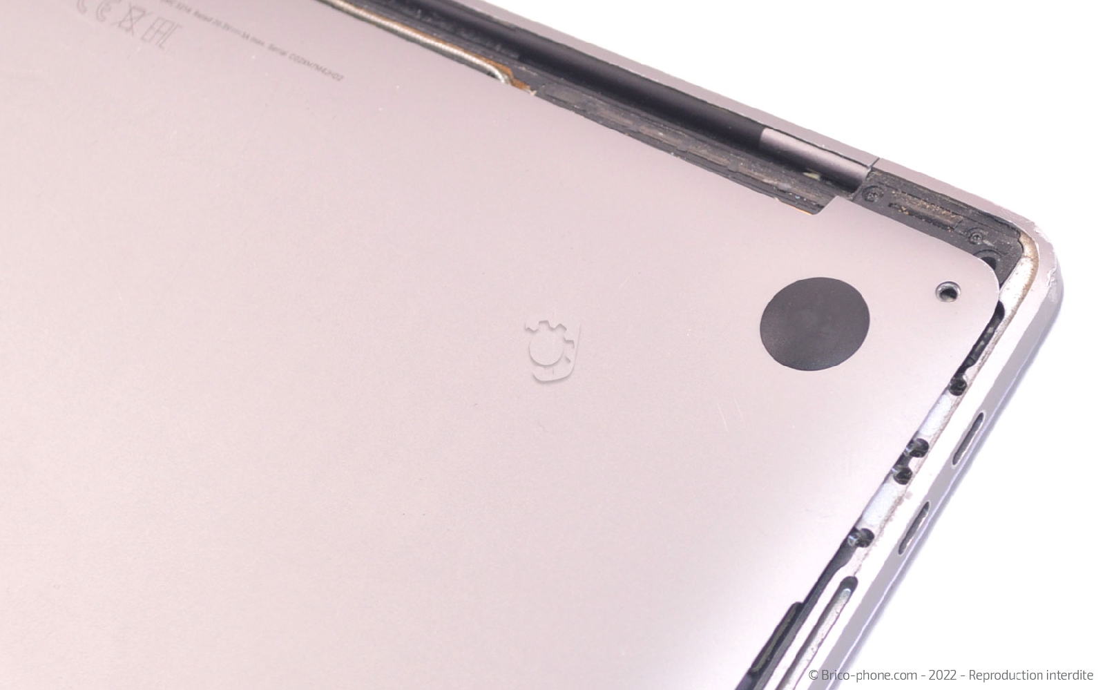 Comment remplacer l'écran complet sur Macbook Pro 13 pouces A1989 EMC 3214 - 2018 photo 3