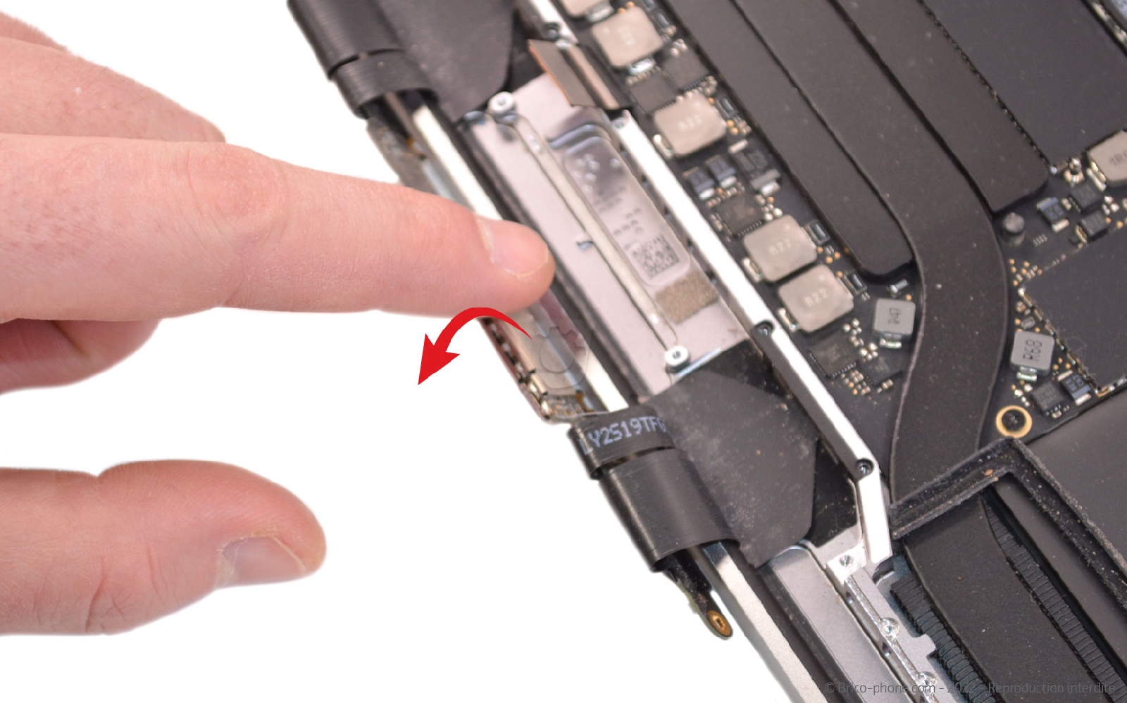 Comment remplacer l'écran complet sur Macbook Pro 13 pouces A1989 EMC 3214 - 2018 photo 2