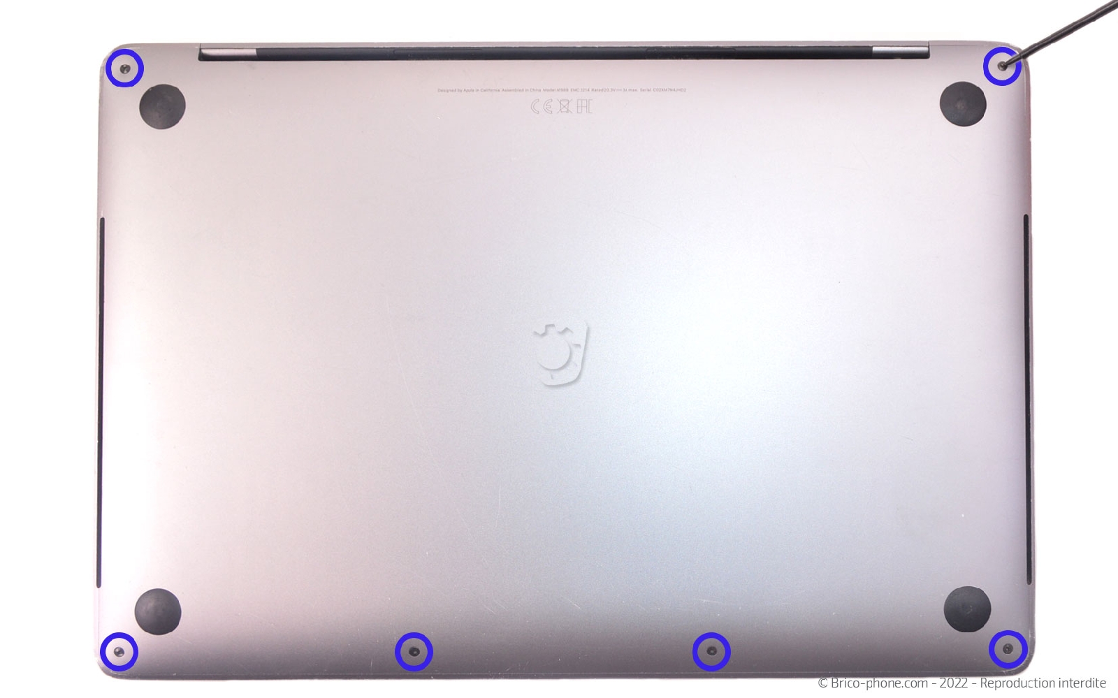 Comment remplacer l'écran complet sur Macbook Pro 13 pouces A1989 EMC 3214 - 2018 photo 1