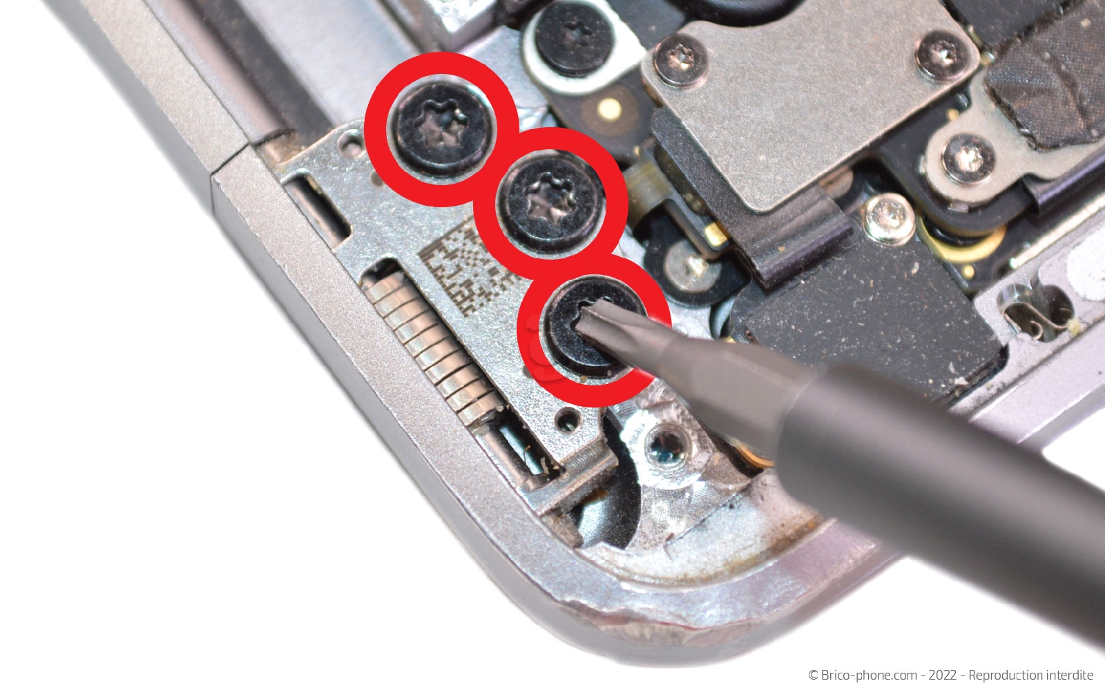 Comment remplacer l'écran complet sur Macbook Pro 13 pouces A1989 EMC 3214 - 2018 photo 1