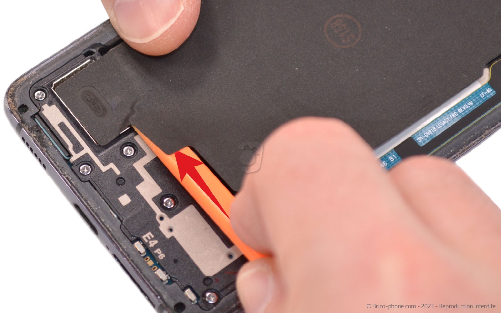 Coment remplacer le bloc écran sur Galaxy S21 photo 2