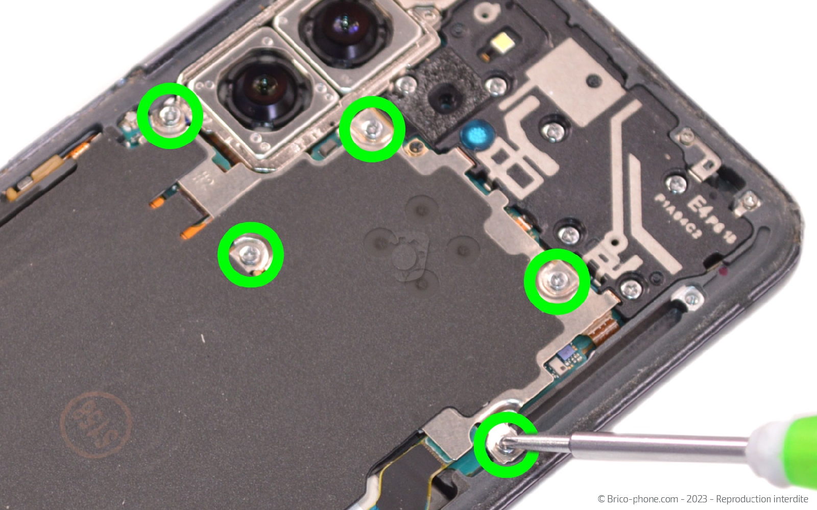 Comment changer la batterie sur Galaxy S21 photo 1