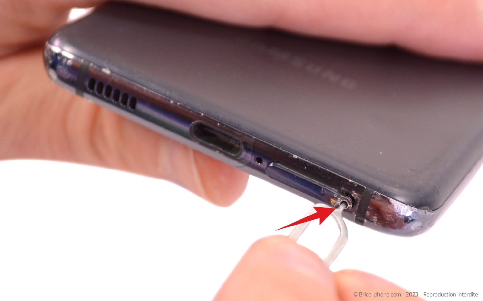 Comment changer la vitre arrière sur Galaxy S21 photo 2