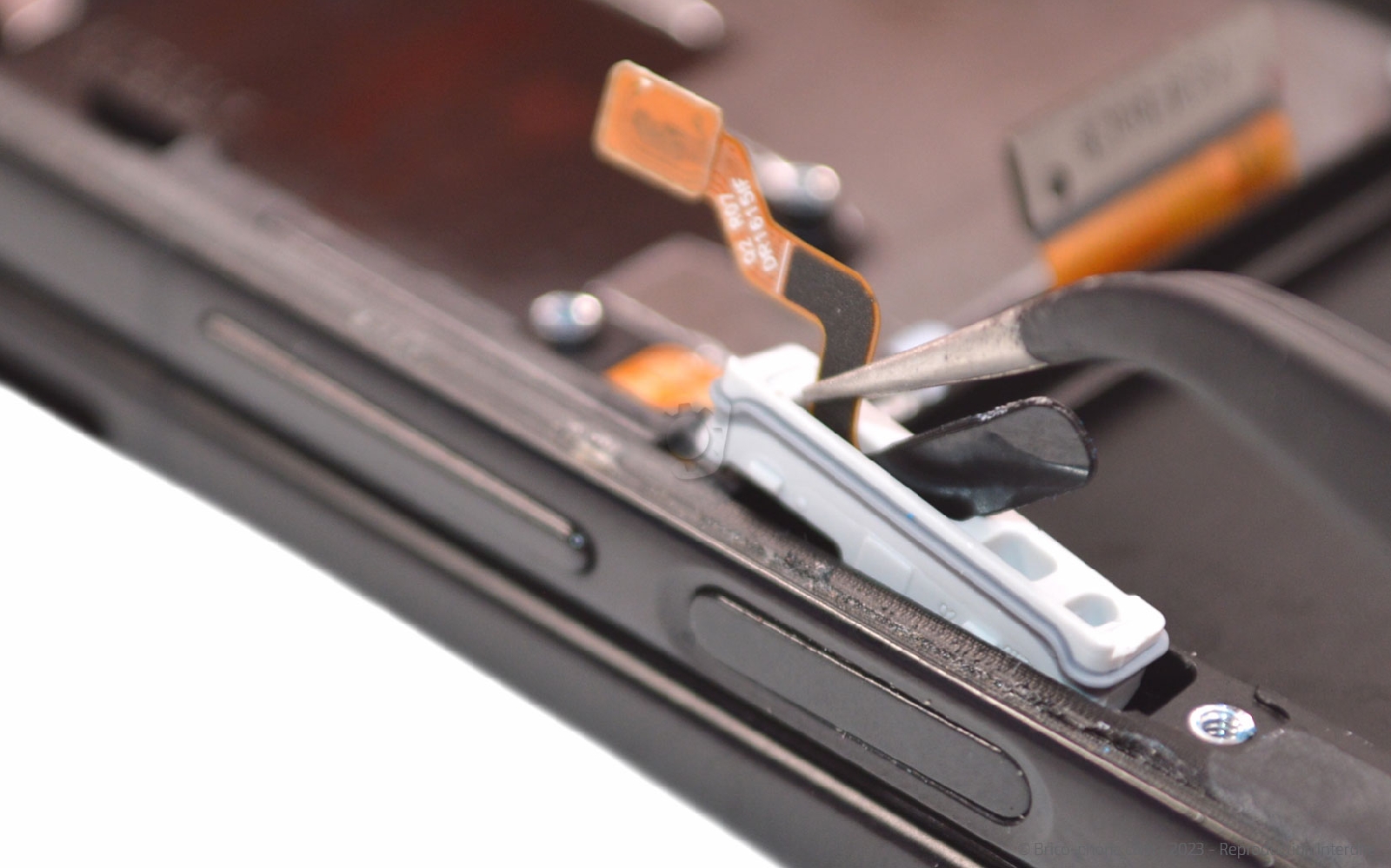 Guide de réparation sur Galaxy Z Fold3 photo 2