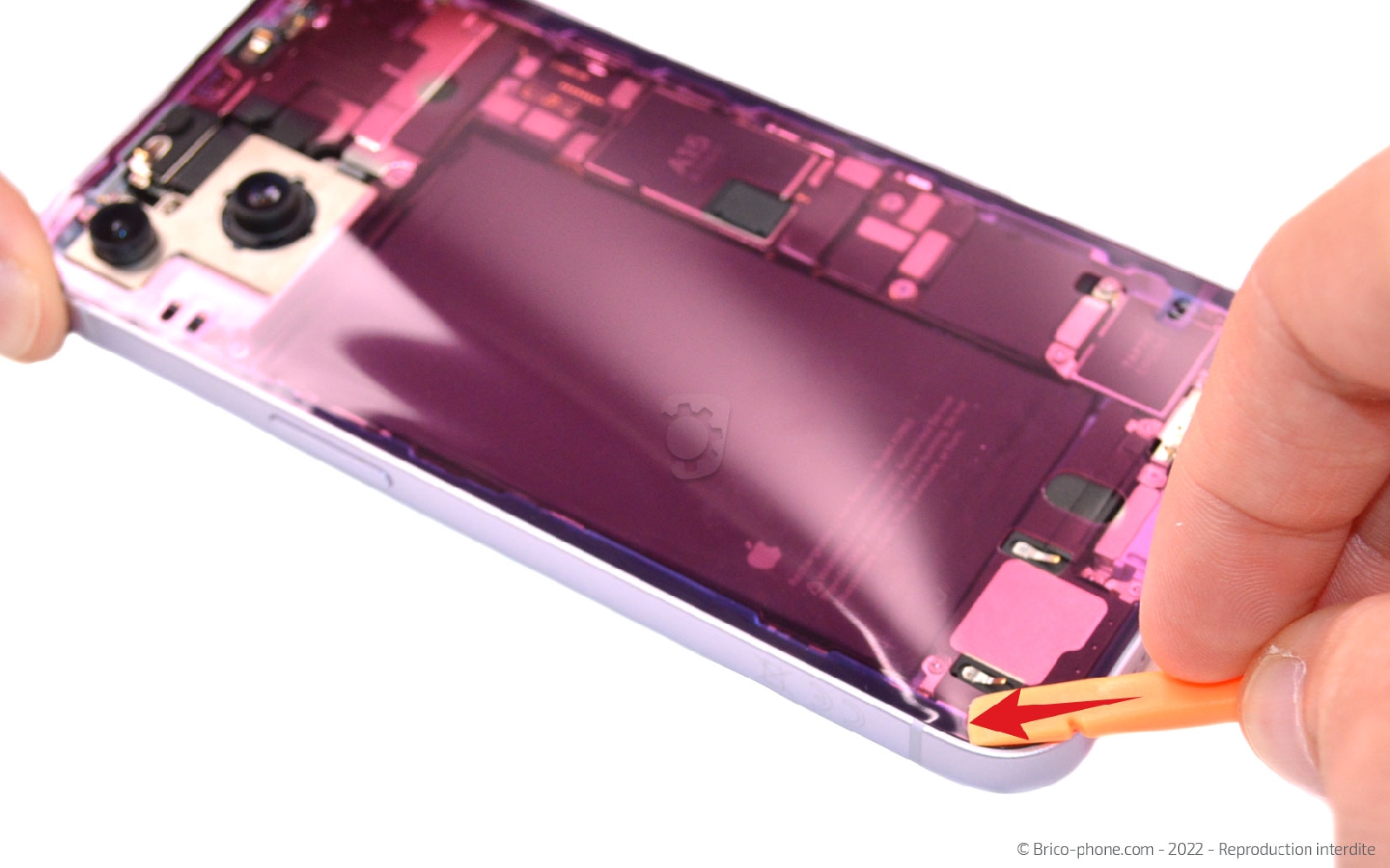 Comment changer la vitre arrière  sur iPhone 14 photo 3