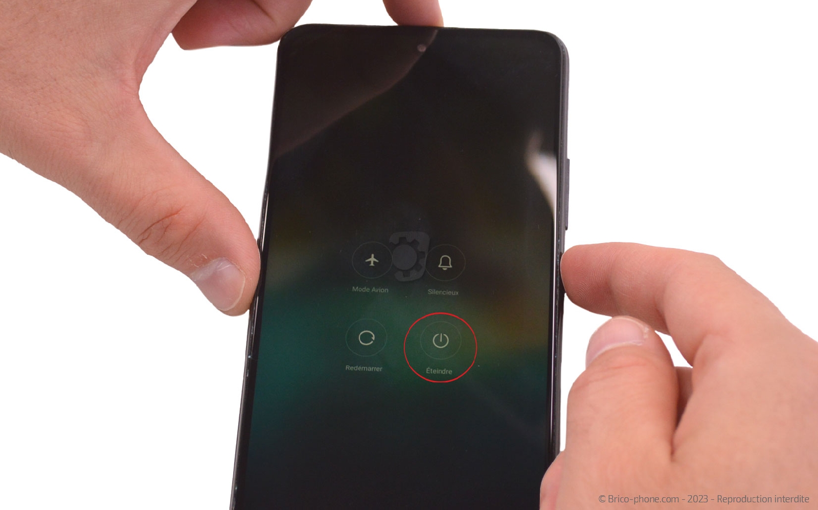 Comment changer la vitre arrière sur Redmi Note 11S (5G) photo 2