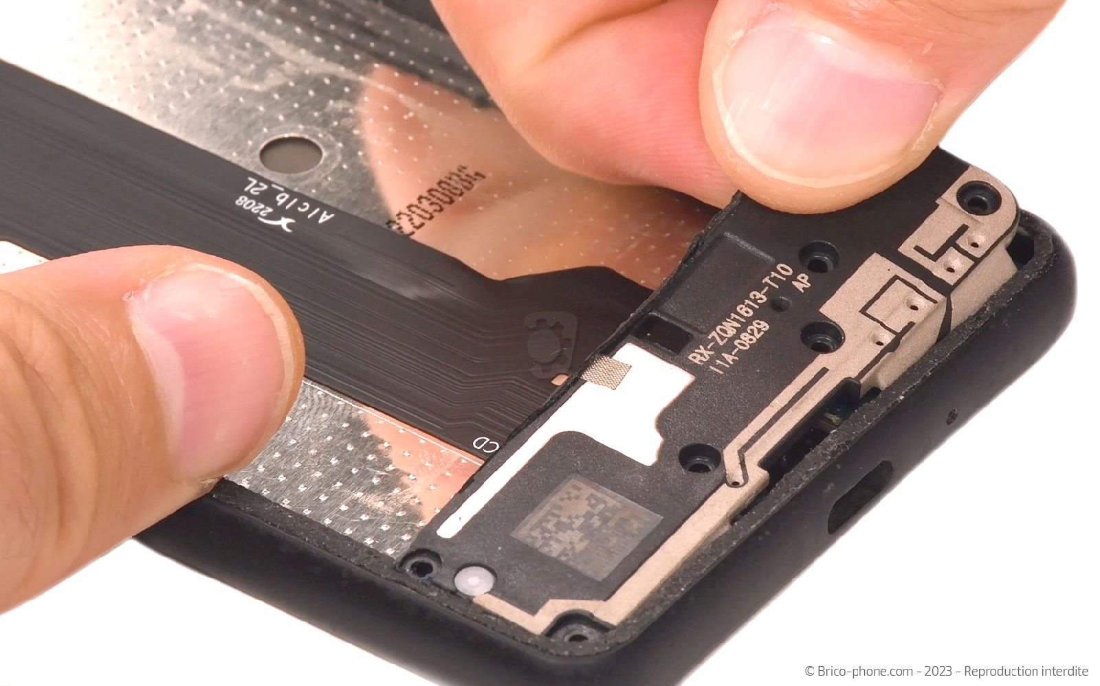 Comment changer le bloc écran sur Xperia 10 III photo 3