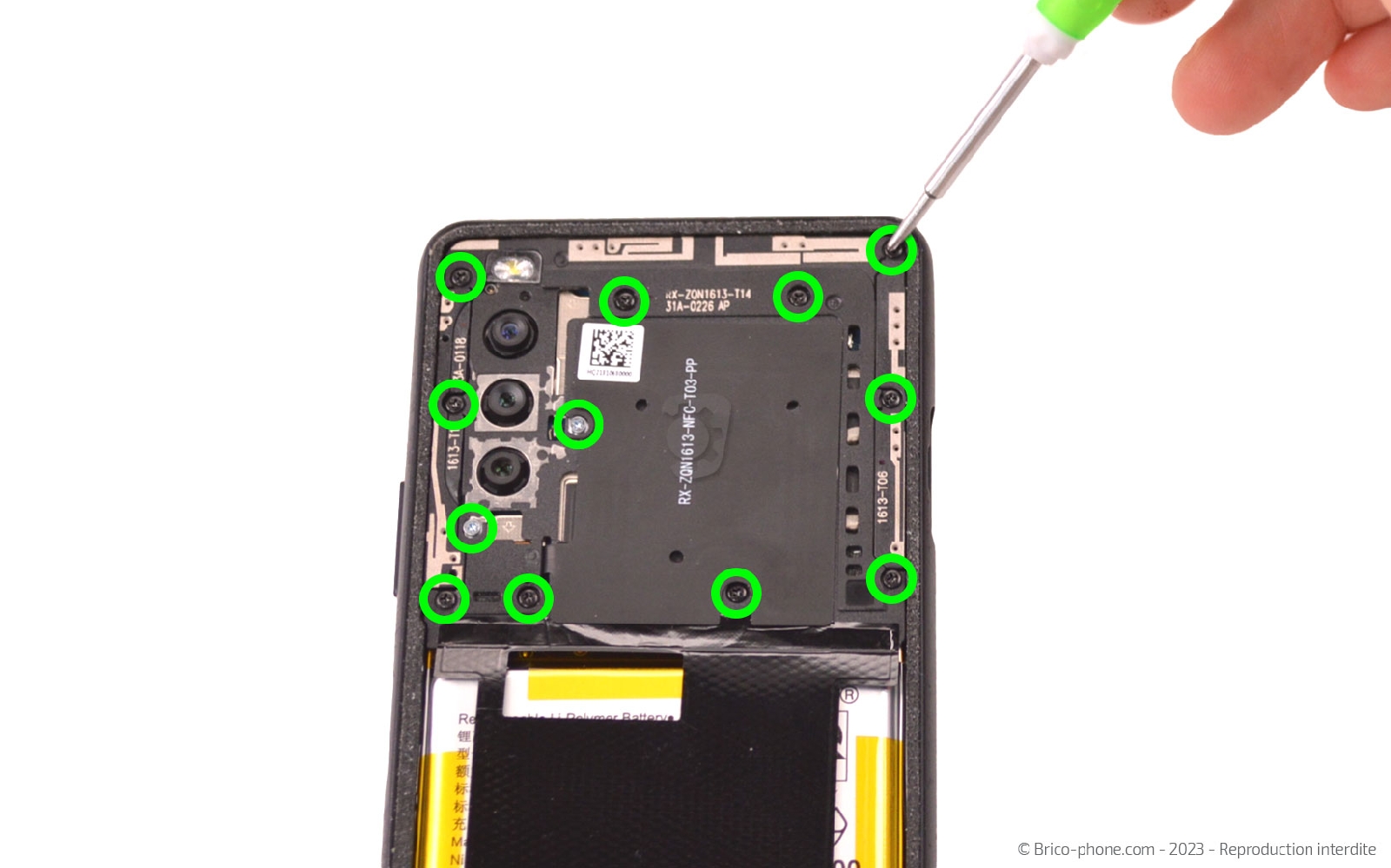 Comment changer le connecteur de charge sur Xperia 10 III photo 1