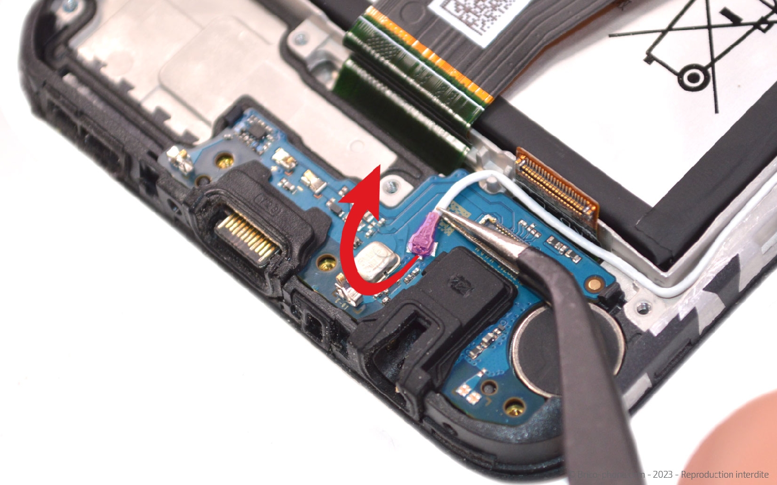 Comment changer le connecteur de charge sur Galaxy A02s photo 2