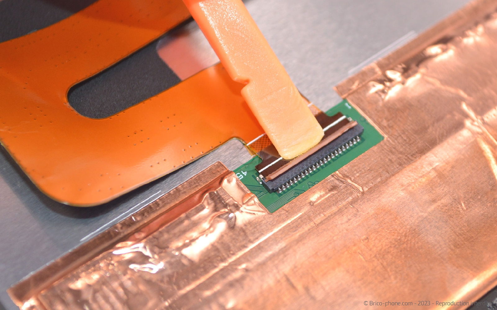 Comment changer l'écran (vitre + LCD) sur Galaxy Tab A7 10-4 (SM-T500-SM-T505) photo 3