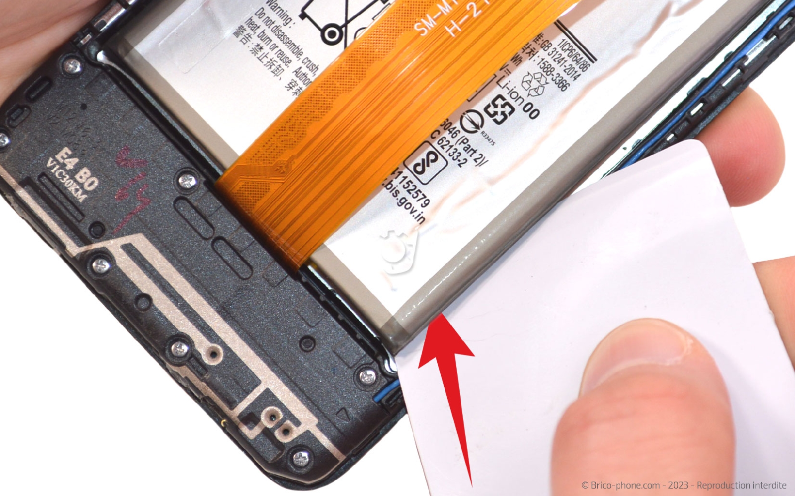 Comment changer la batterie sur Galaxy M12 photo 1