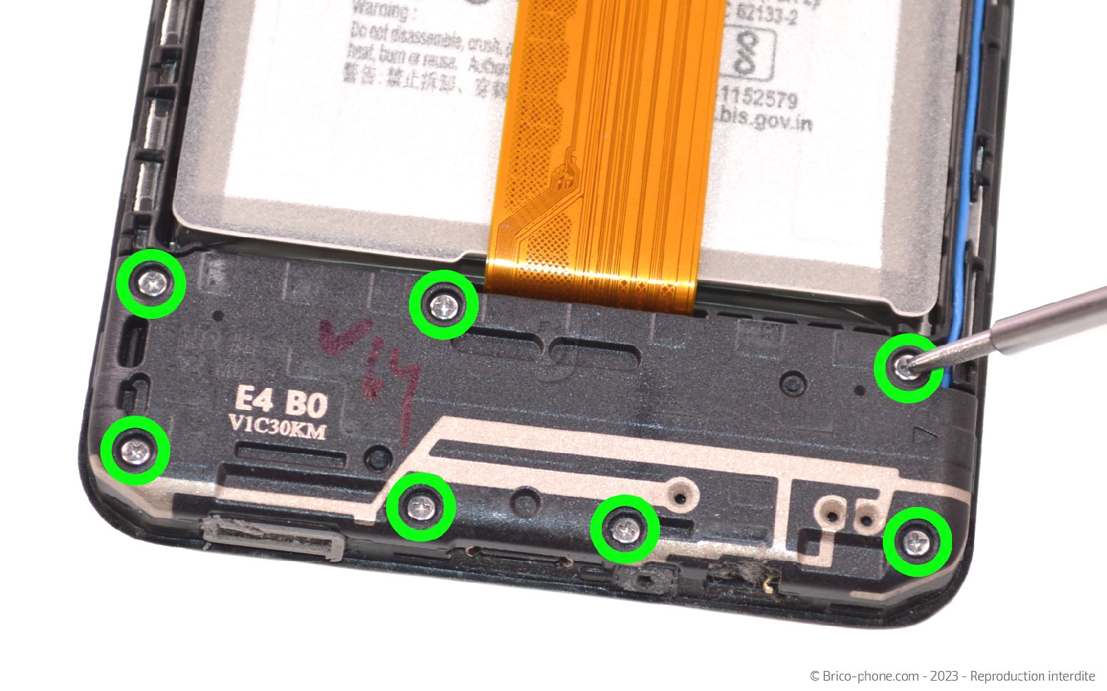 Comment remplacer le connecteur de charge sur Galaxy M12 photo 1