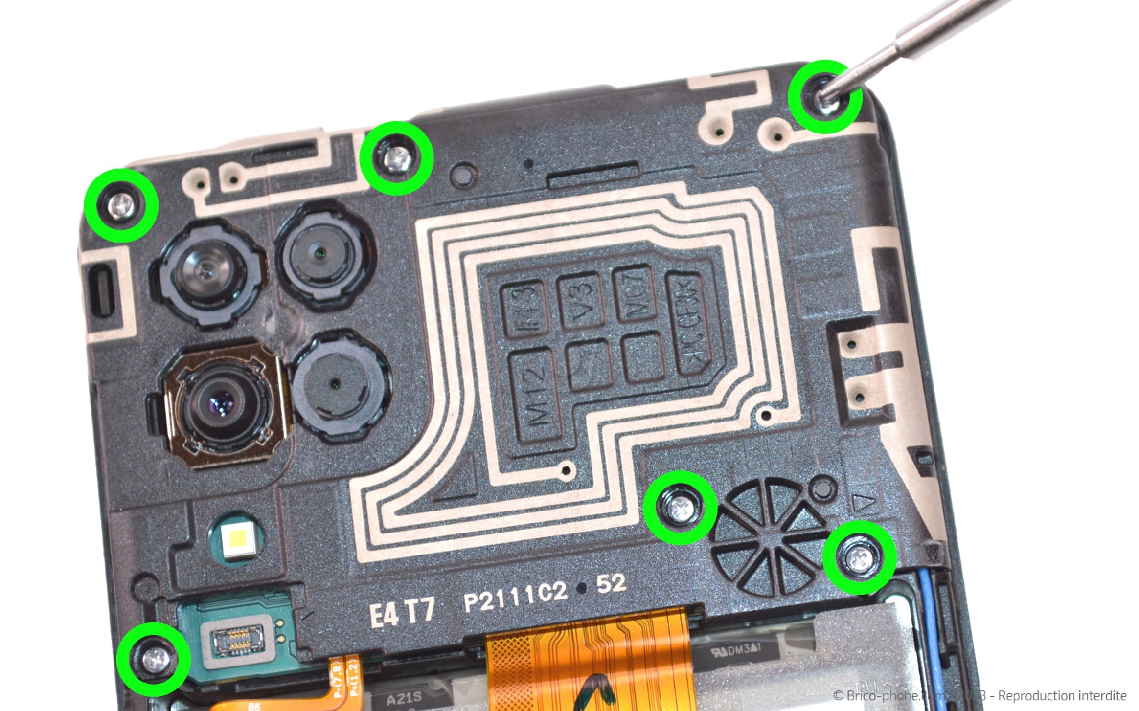 Comment remplacer le connecteur de charge sur Galaxy M12 photo 1