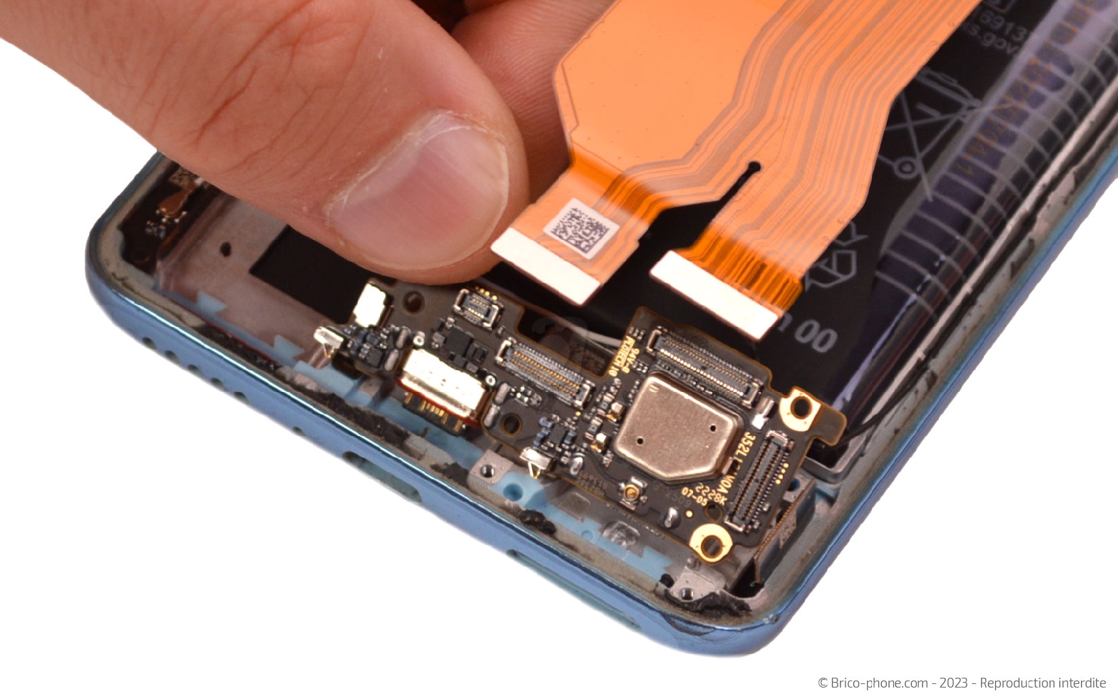 Comment changer le connecteur de charge sur 12T photo 2