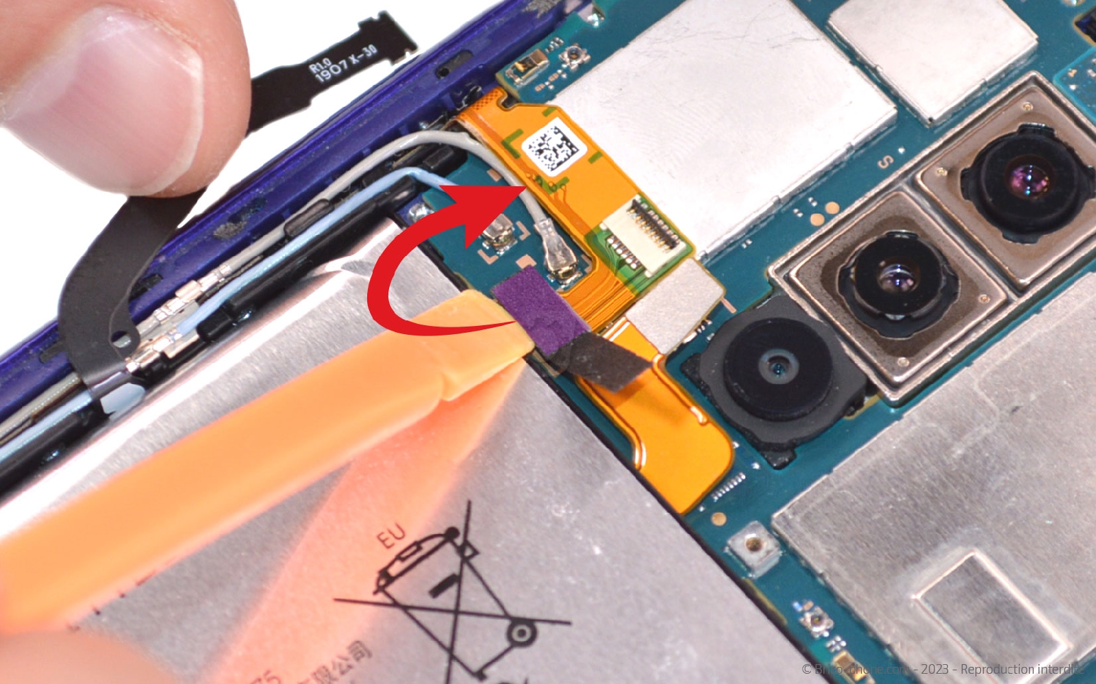 Comment changer la batterie sur Xperia 1 photo 4