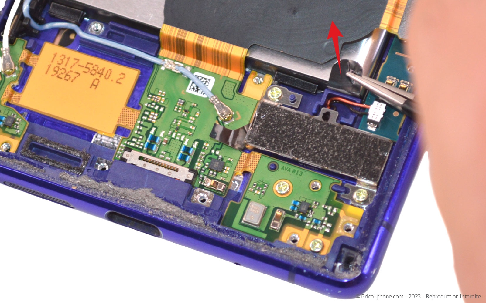 Comment changer la batterie sur Xperia 1 photo 3