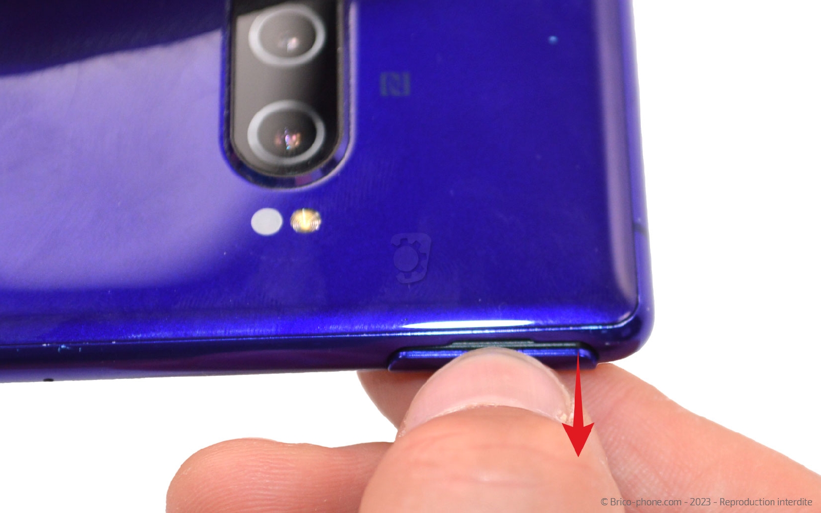 Comment changer la vitre arrière sur Xperia 1 photo 1