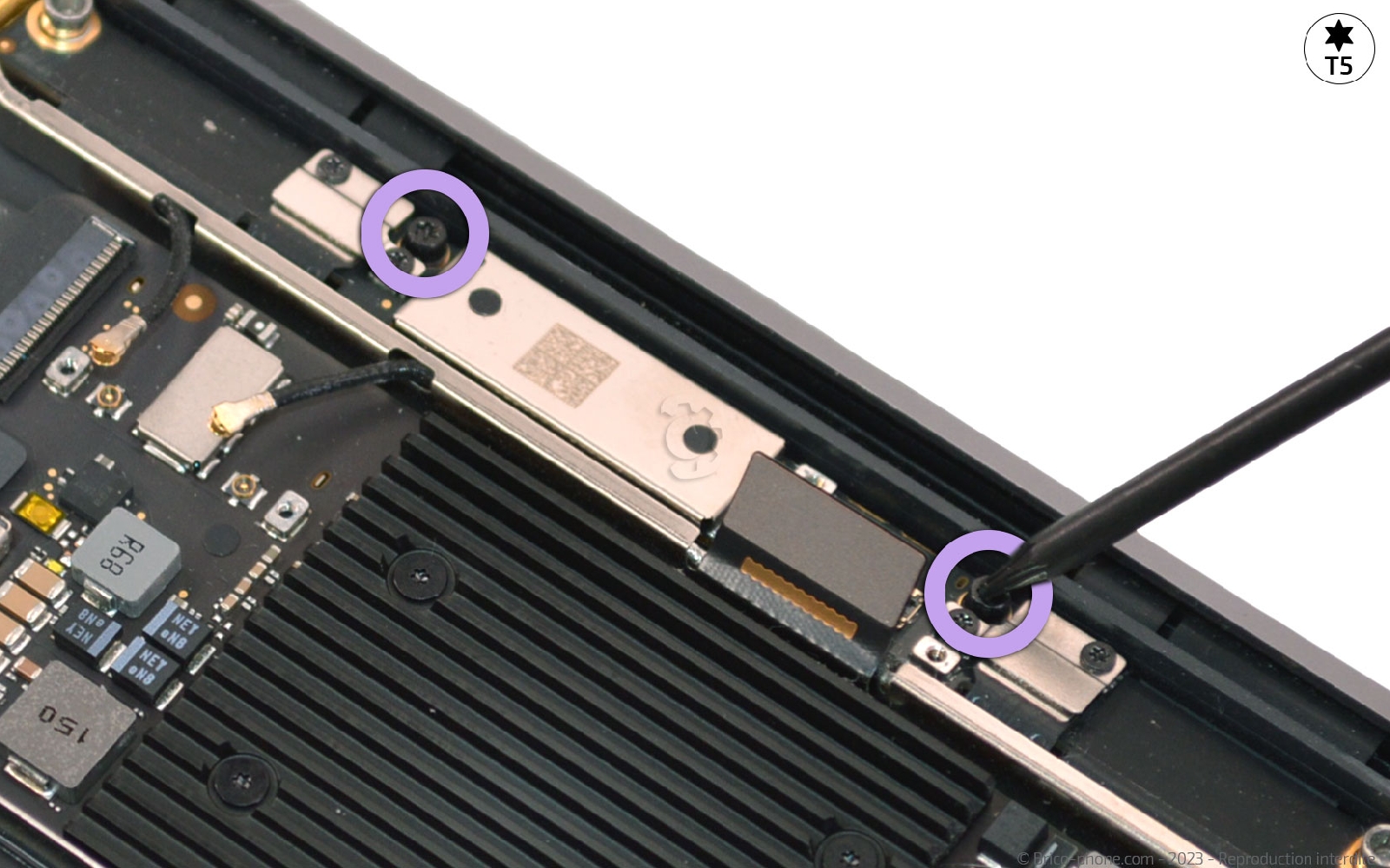 Comment changer l'écran complet sur Macbook Air 13 pouces A1932 EMC 3184 - 2019 photo 2