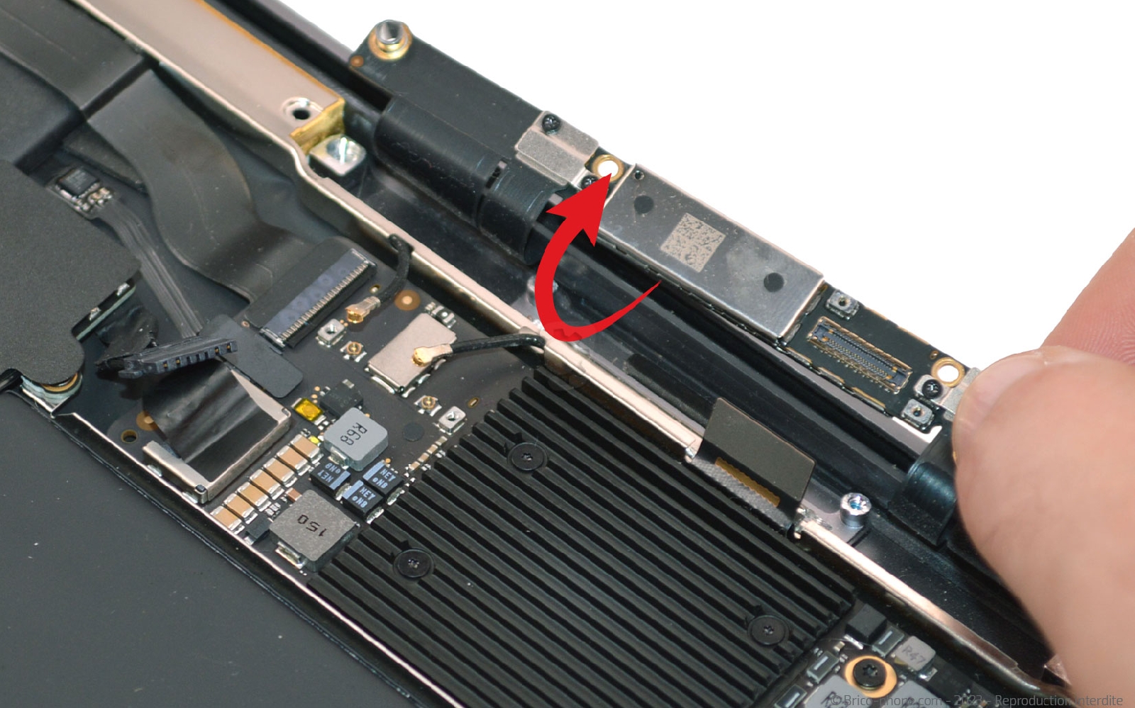Comment changer l'écran complet sur Macbook Air 13 pouces A1932 EMC 3184 - 2019 photo 3