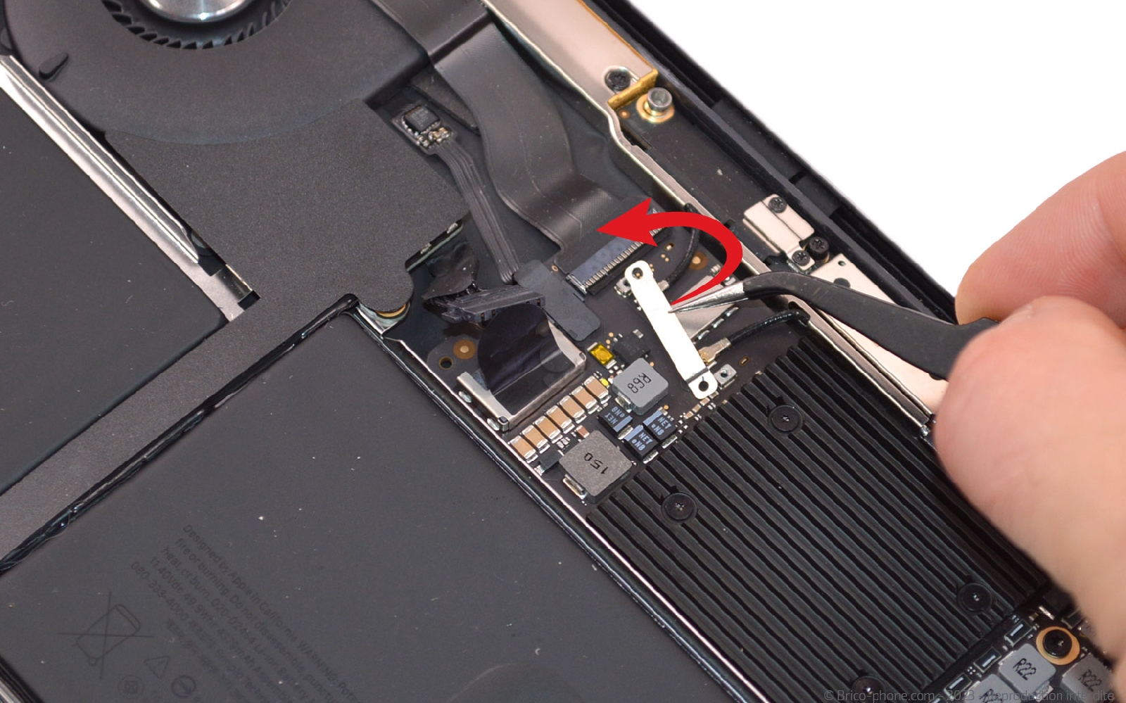 Comment changer l'écran complet sur Macbook Air 13 pouces A1932 EMC 3184 - 2019 photo 2