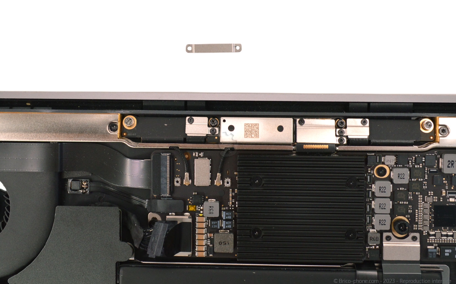 Comment changer l'écran complet sur Macbook Air 13 pouces A1932 EMC 3184 - 2019 photo 3