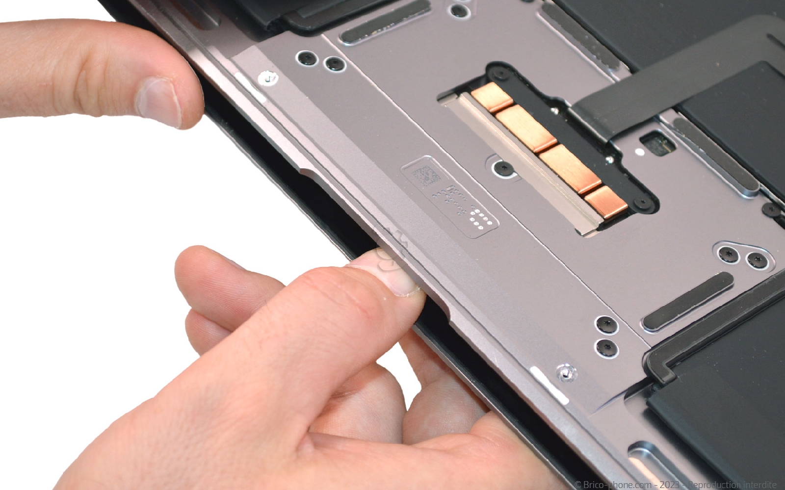 Comment changer l'écran complet sur Macbook Air 13 pouces A1932 EMC 3184 - 2019 photo 3