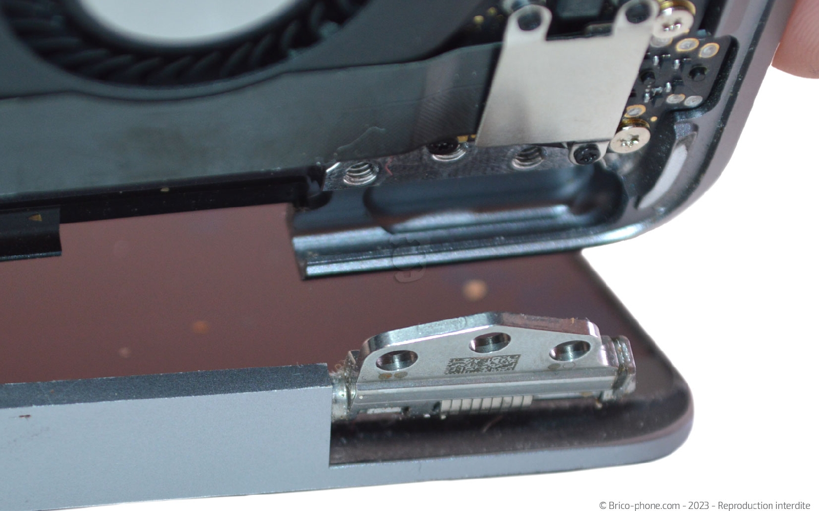 Comment changer l'écran complet sur Macbook Air 13 pouces A1932 EMC 3184 - 2019 photo 3