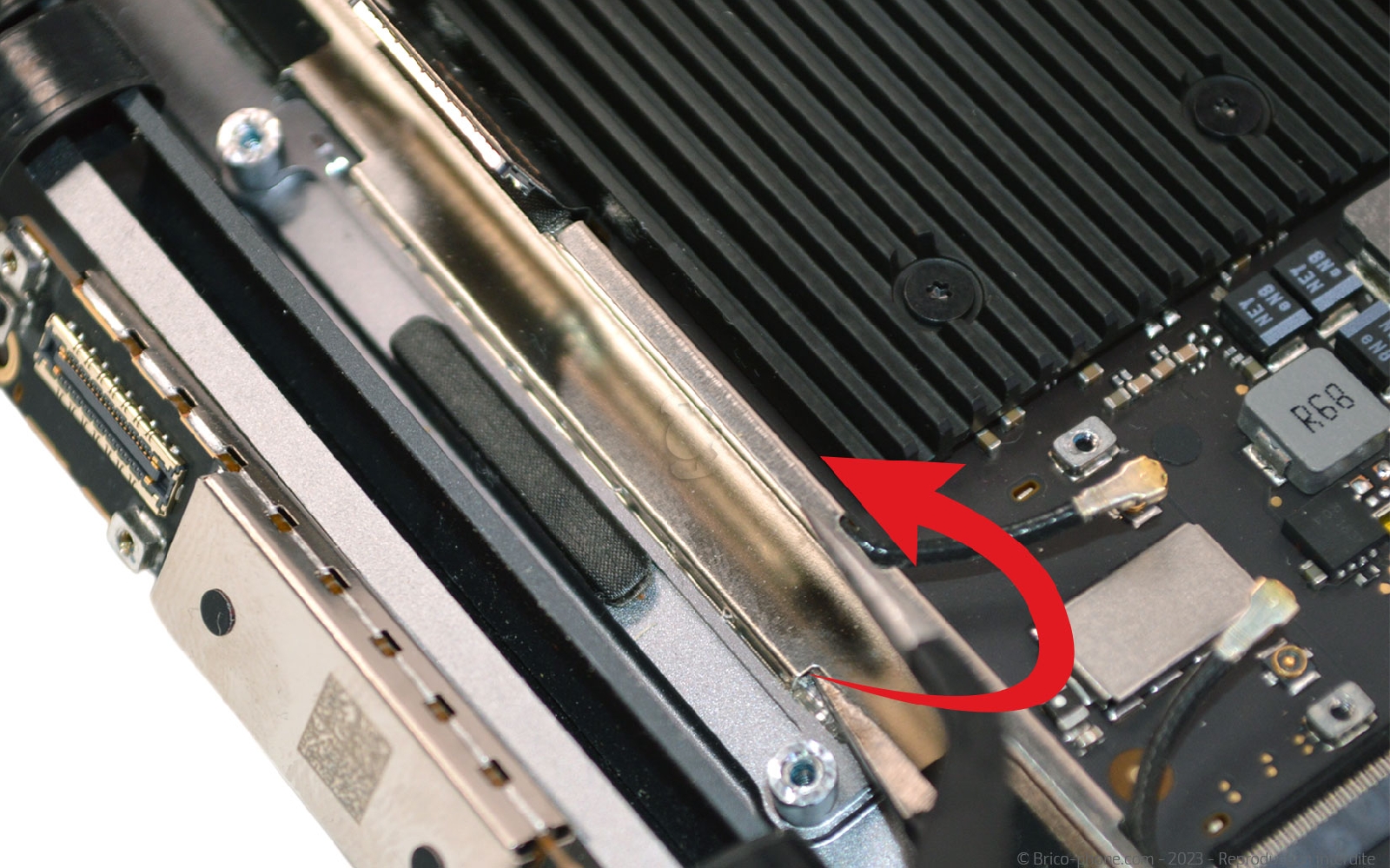 Comment changer l'écran complet sur Macbook Air 13 pouces A1932 EMC 3184 - 2019 photo 2