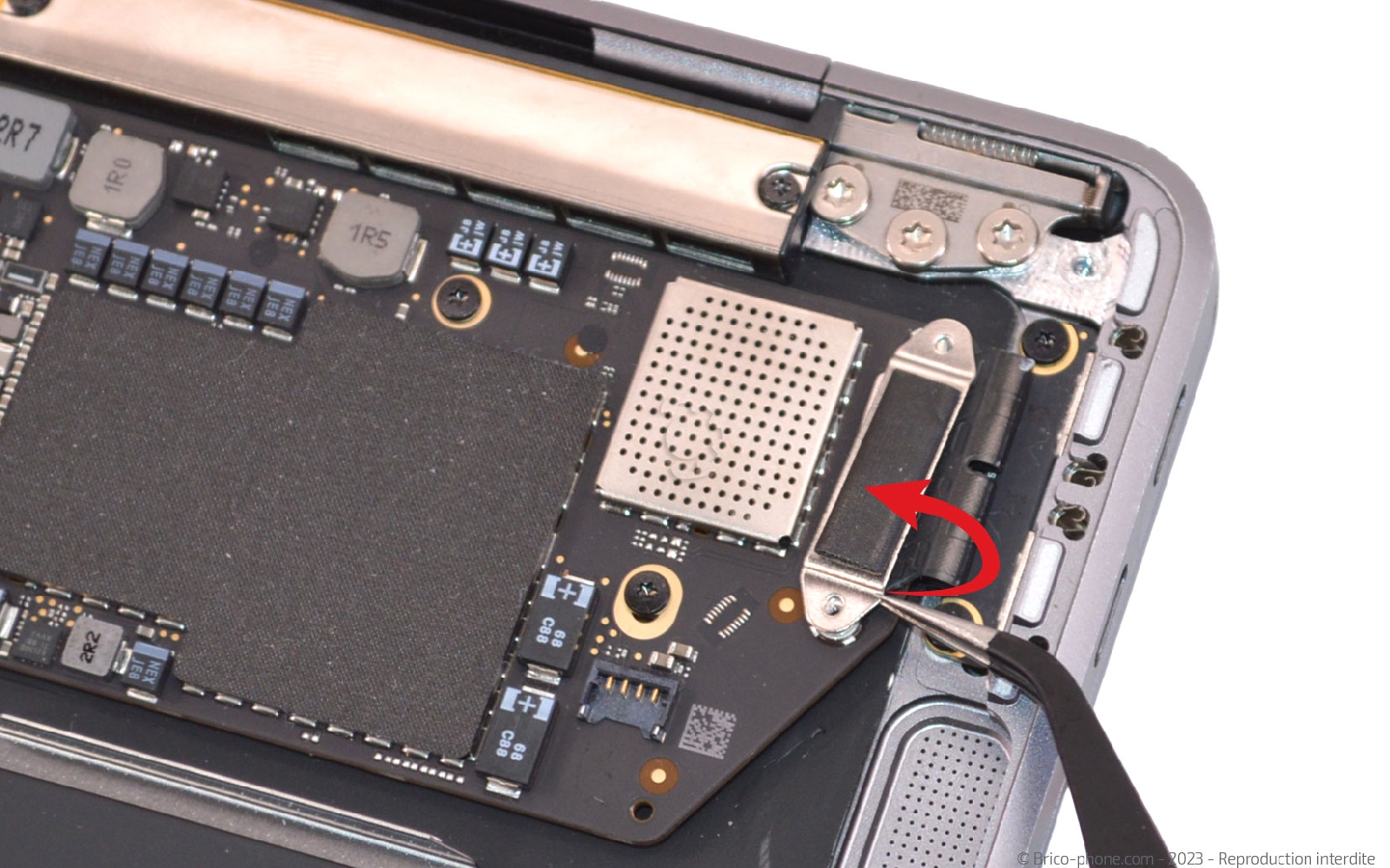 Comment changer la batterie sur Macbook Air 13 pouces A1932 EMC 3184 - 2019 photo 2