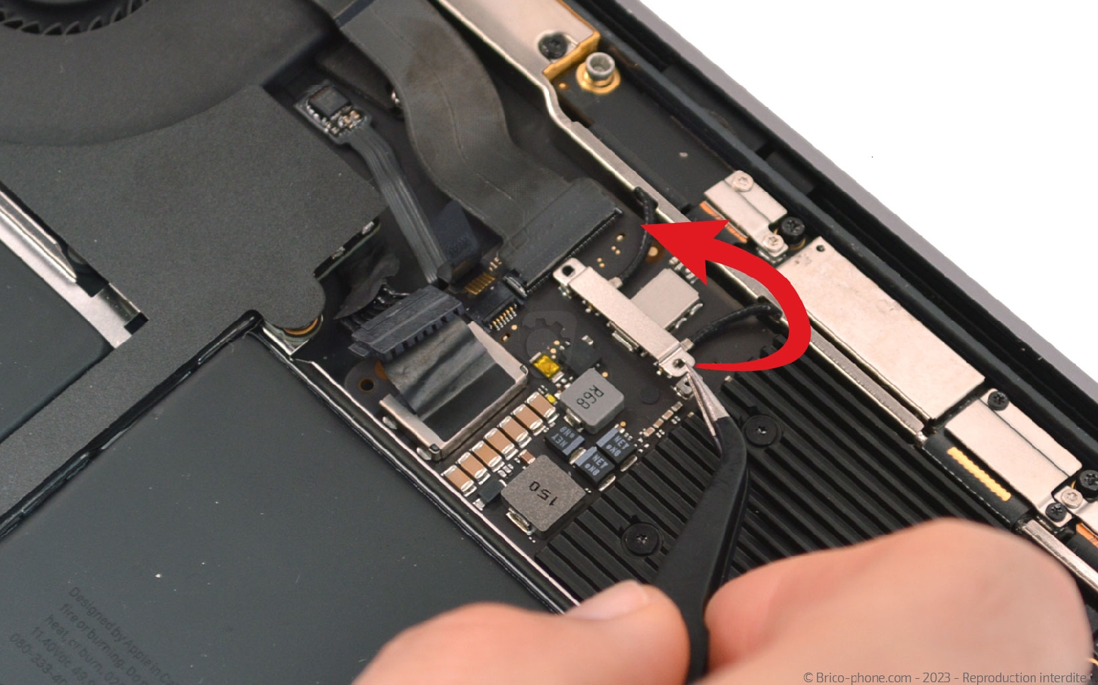 Comment changer la batterie sur Macbook Air 13 pouces A1932 EMC 3184 - 2019 photo 2