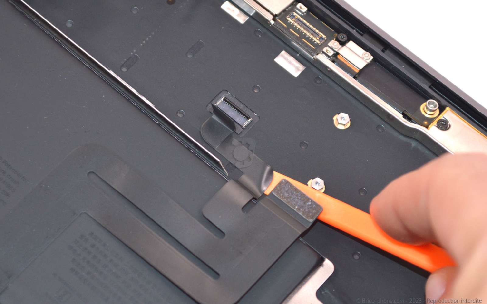 Comment changer la batterie sur Macbook Air 13 pouces A1932 EMC 3184 - 2019 photo 3