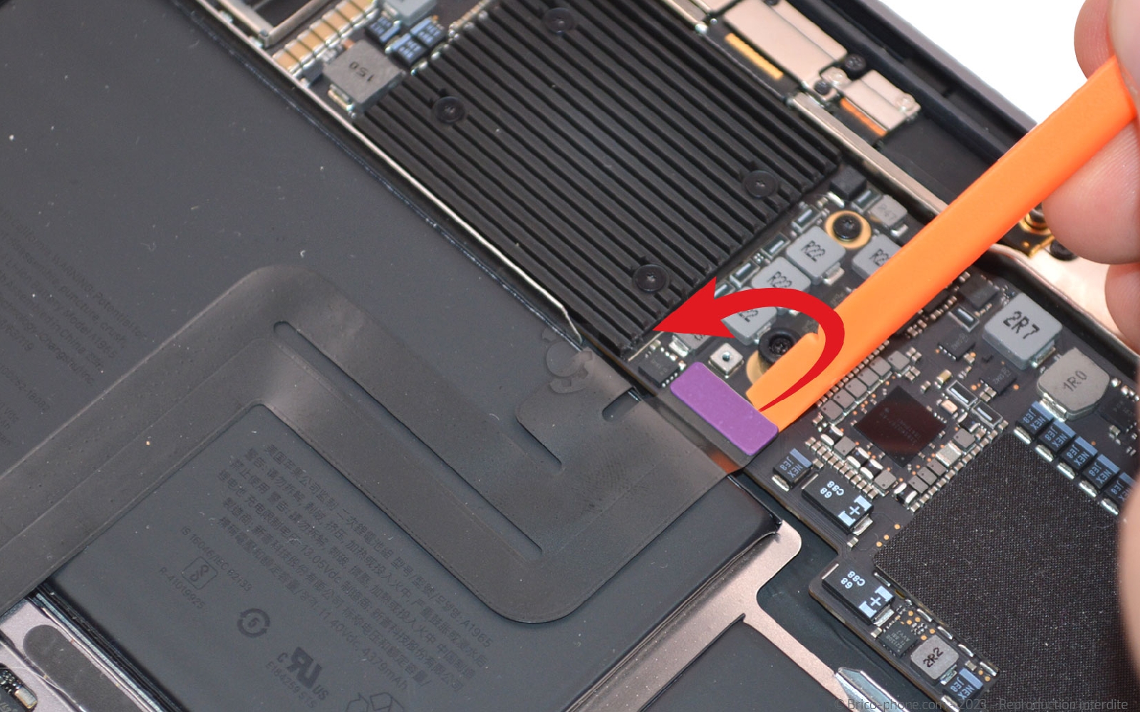 Comment changer la batterie sur Macbook Air 13 pouces A1932 EMC 3184 - 2019 photo 3