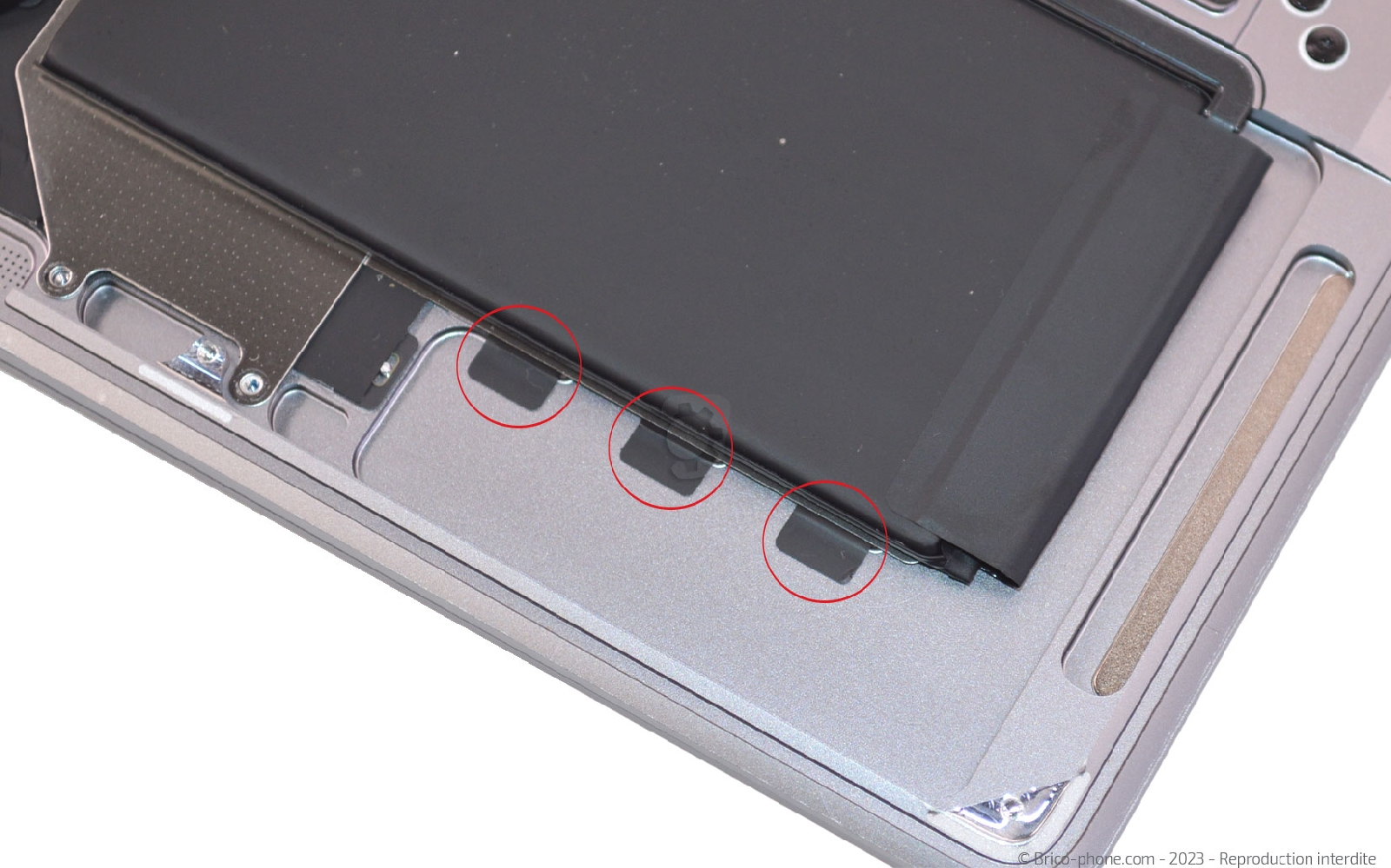Comment changer la batterie sur Macbook Air 13 pouces A1932 EMC 3184 - 2019 photo 4