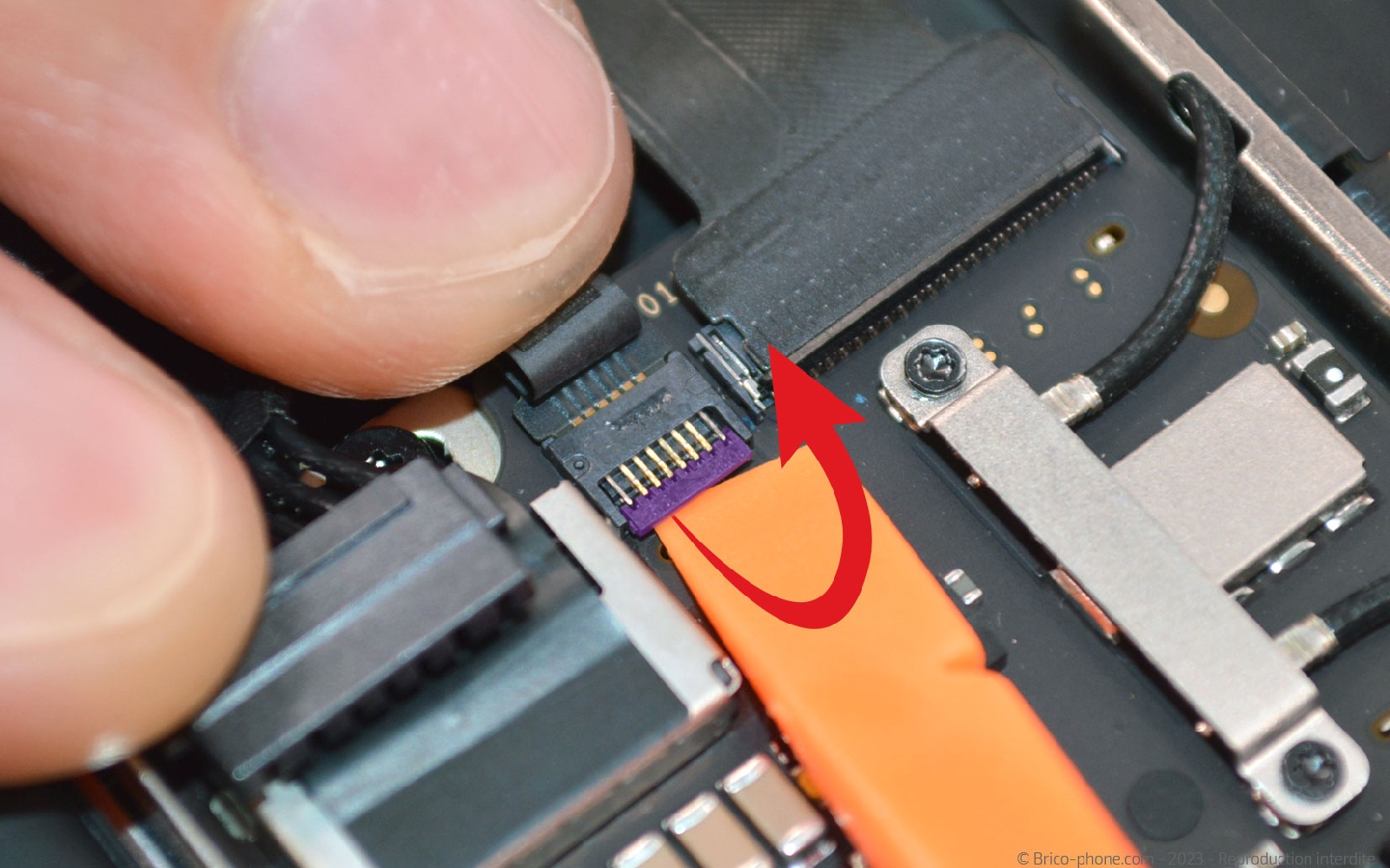 Comment changer la batterie sur Macbook Air 13 pouces A1932 EMC 3184 - 2019 photo 2