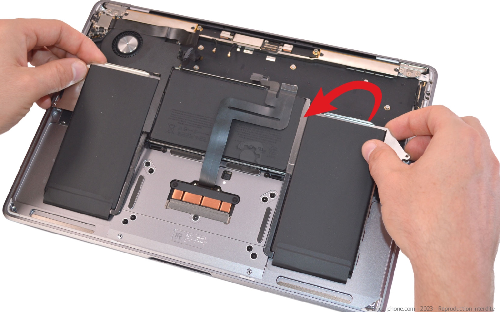 Comment changer la batterie sur Macbook Air 13 pouces A1932 EMC 3184 - 2019 photo 1