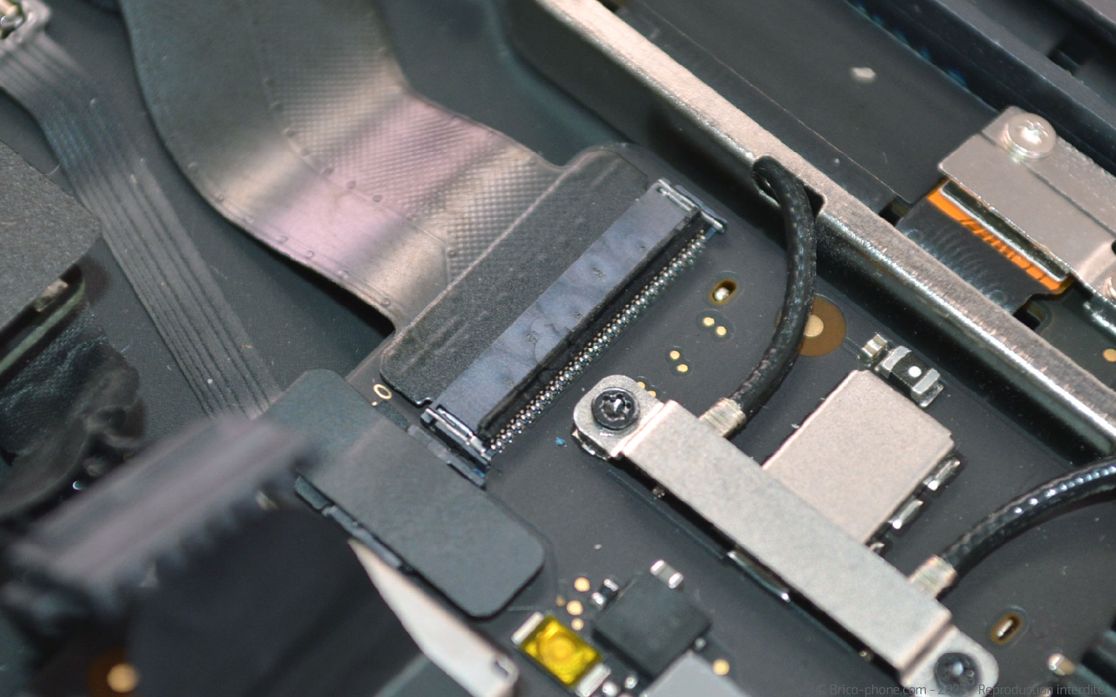 Comment changer la batterie sur Macbook Air 13 pouces A1932 EMC 3184 - 2019 photo 2