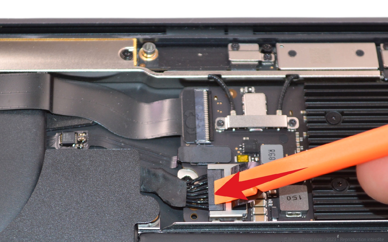 Comment changer la batterie sur Macbook Air 13 pouces A1932 EMC 3184 - 2019 photo 2