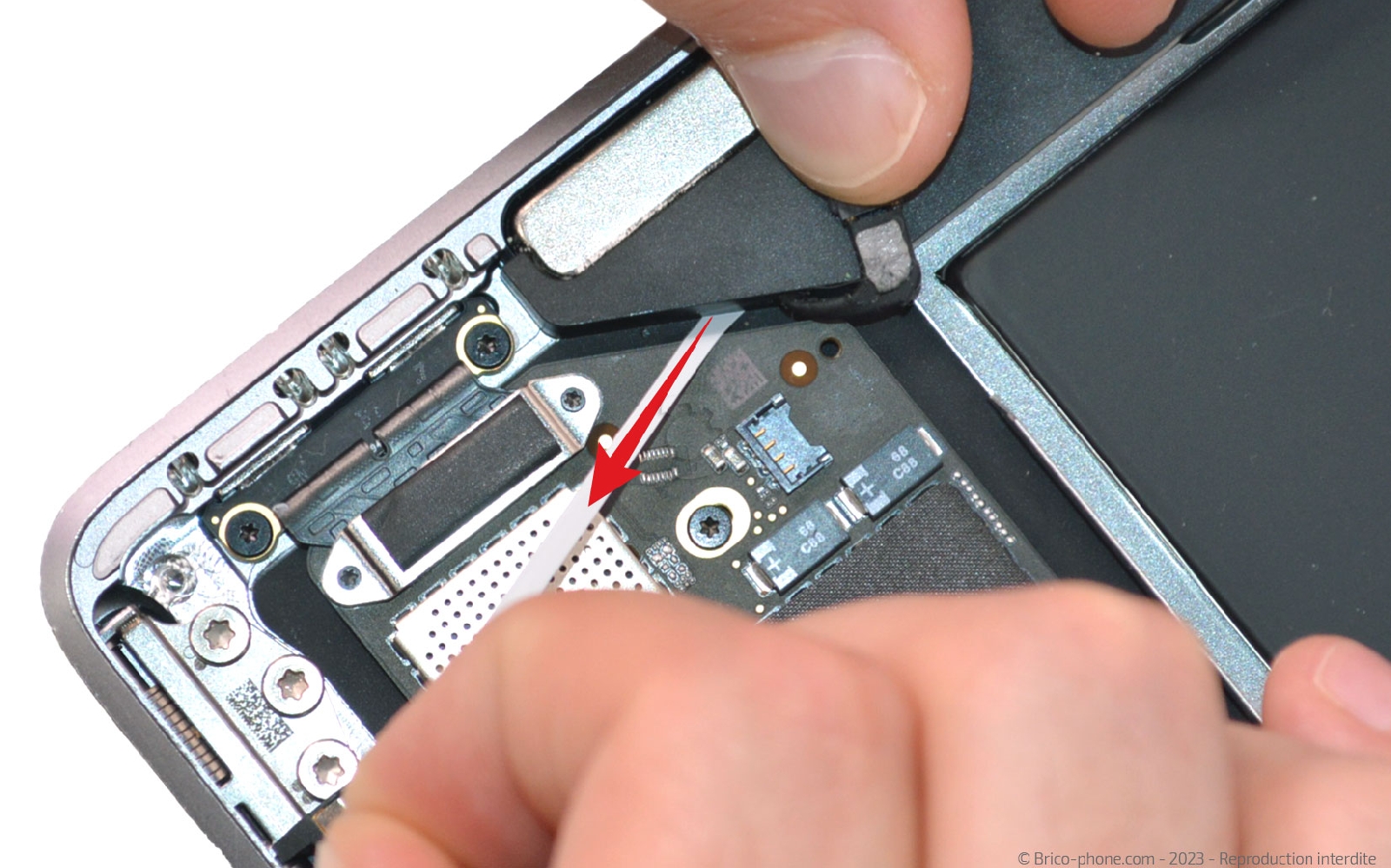 Comment changer les haut-parleurs sur Macbook Air 13 pouces A1932 EMC 3184 - 2019 photo 3