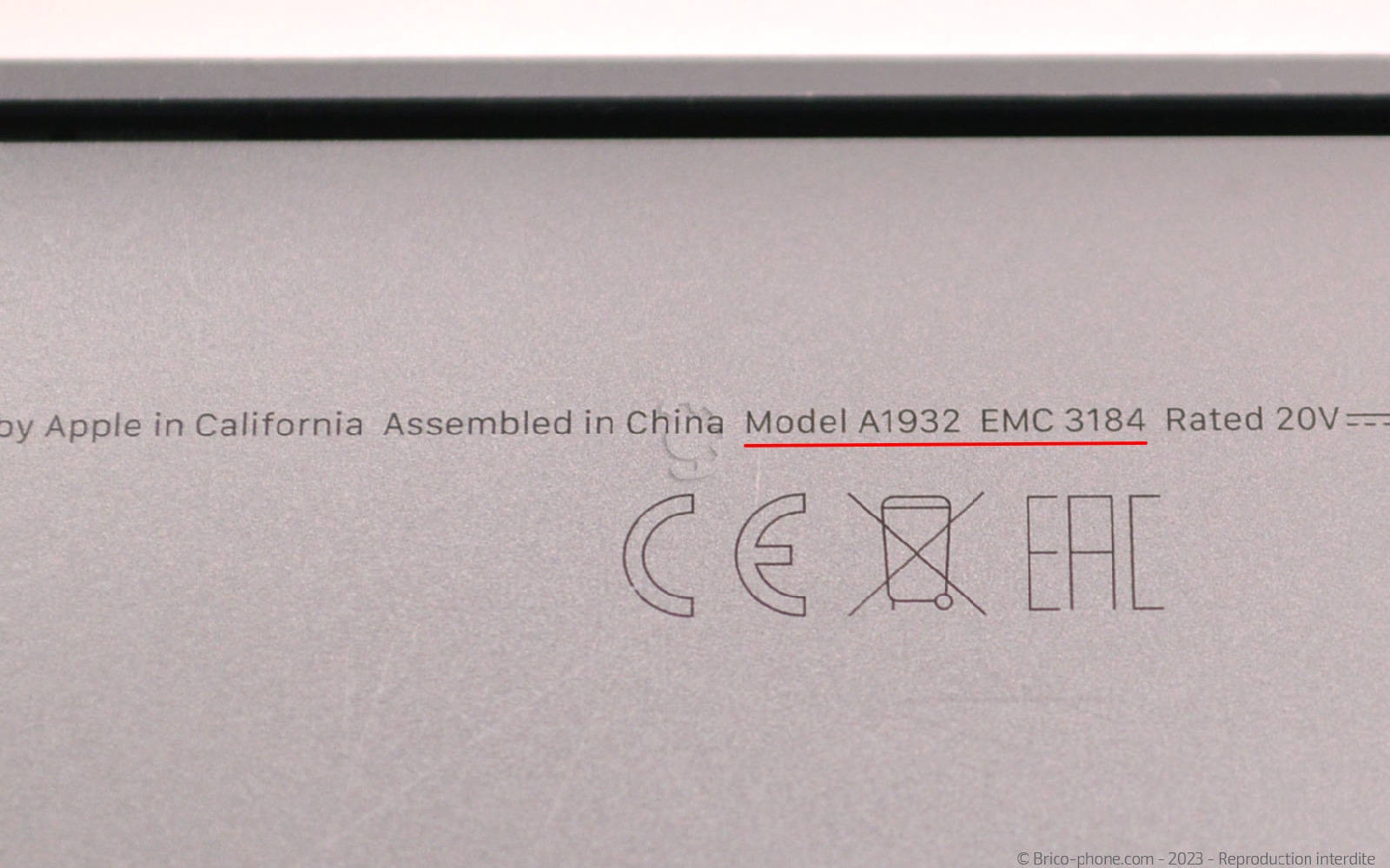 Comment changer les haut-parleurs sur Macbook Air 13 pouces A1932 EMC 3184 - 2019 photo 1