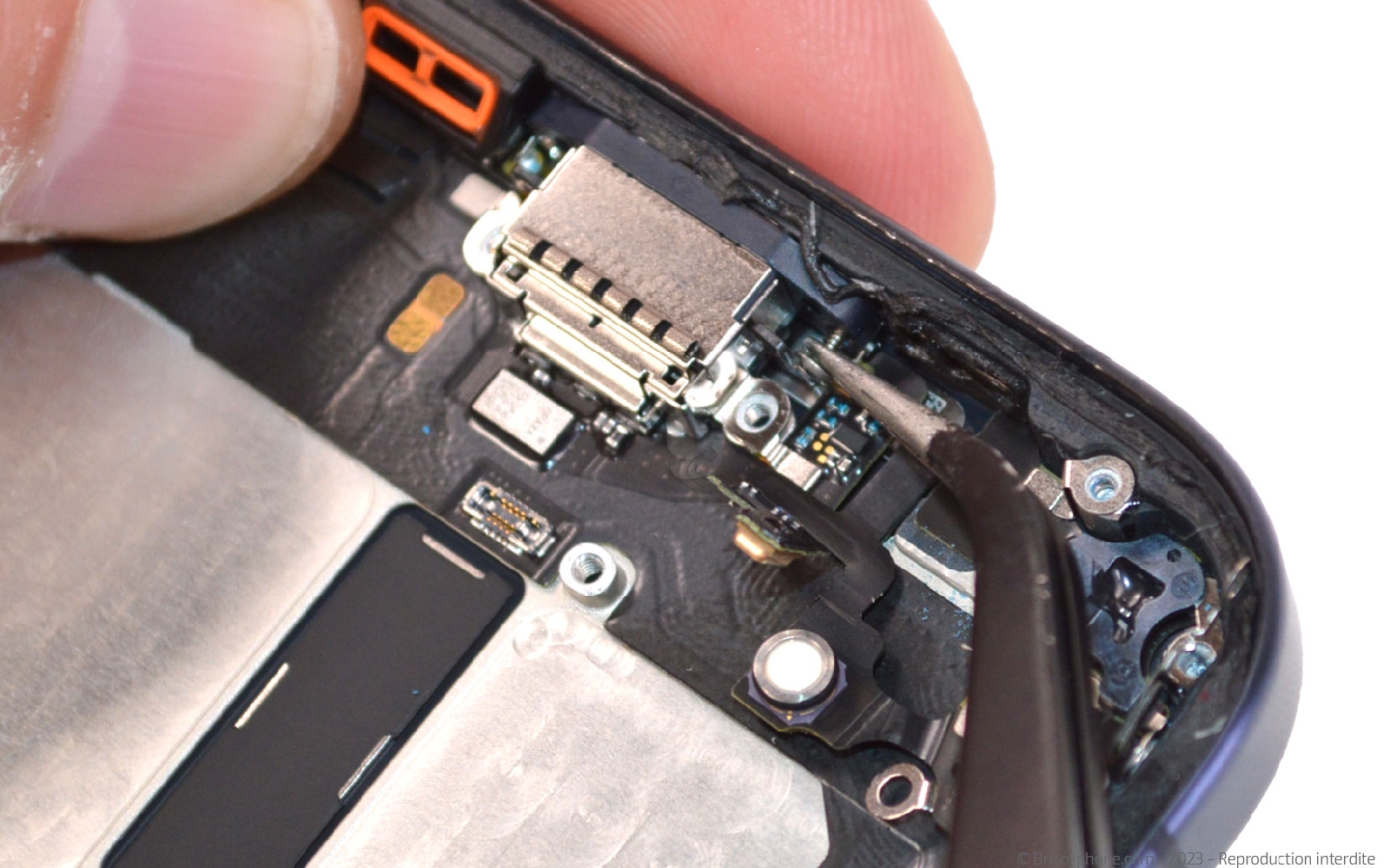 Guide de réparation sur iPhone 15 Pro photo 2