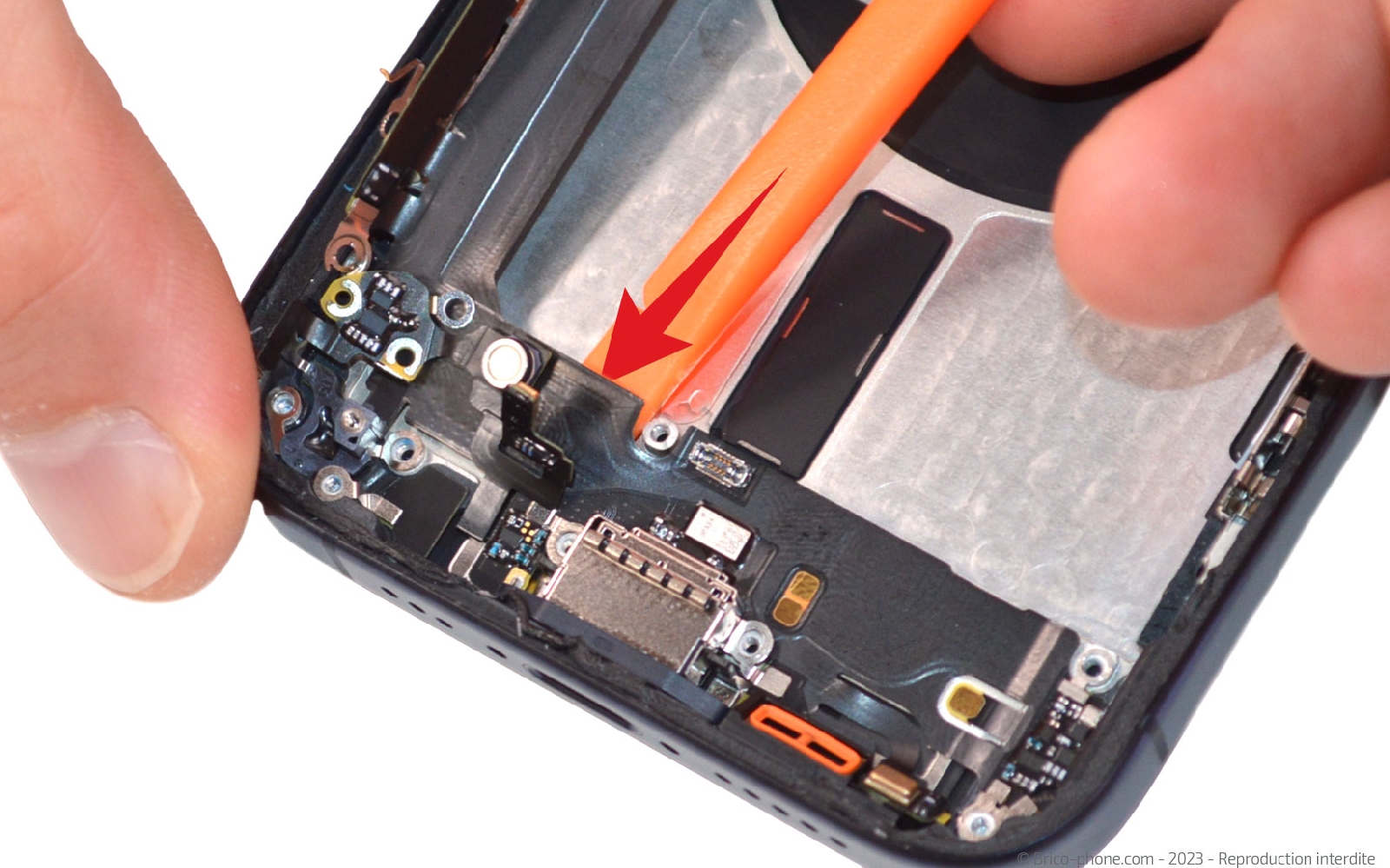 Guide de réparation sur iPhone 15 Pro photo 4