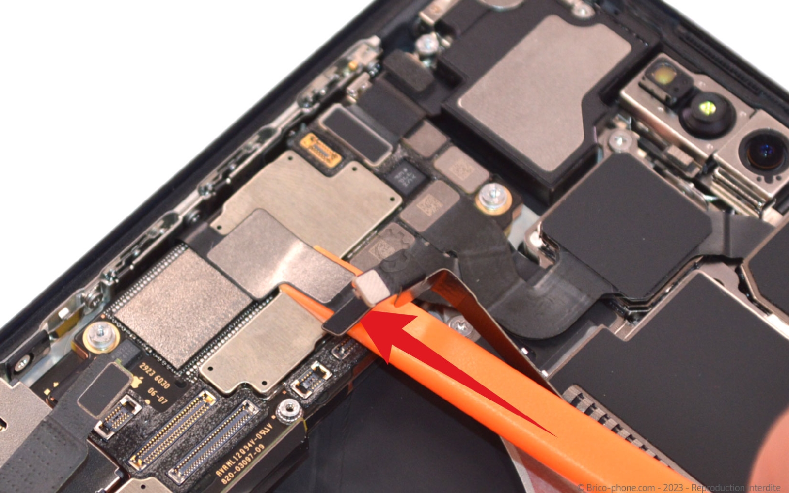 Guide de réparation sur iPhone 15 Pro photo 4