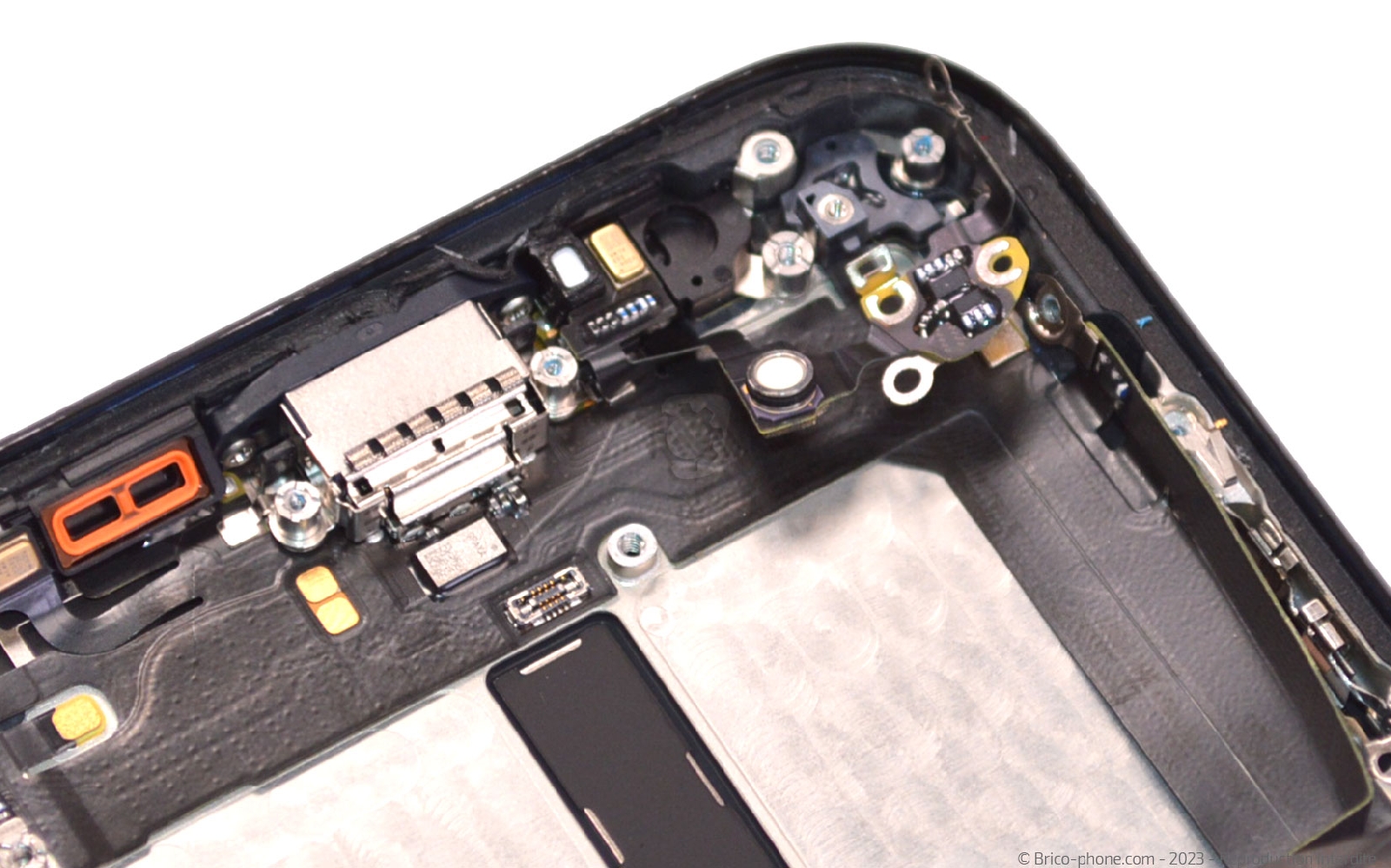 Guide de réparation sur iPhone 15 Pro photo 4