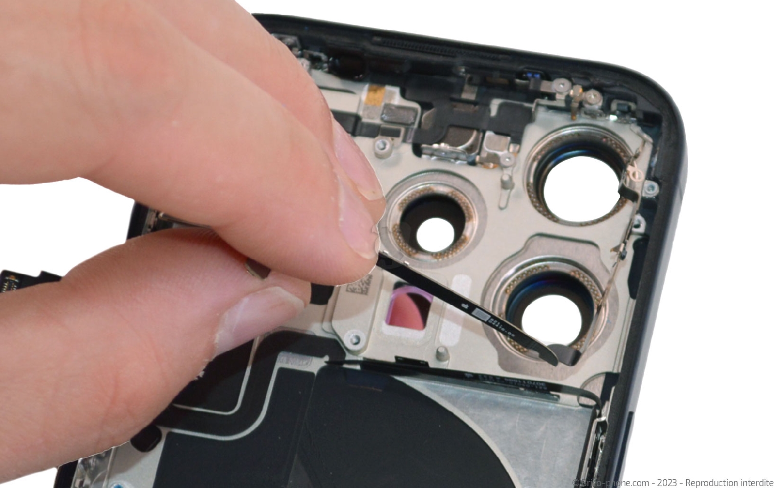 Guide de réparation sur iPhone 15 Pro photo 3
